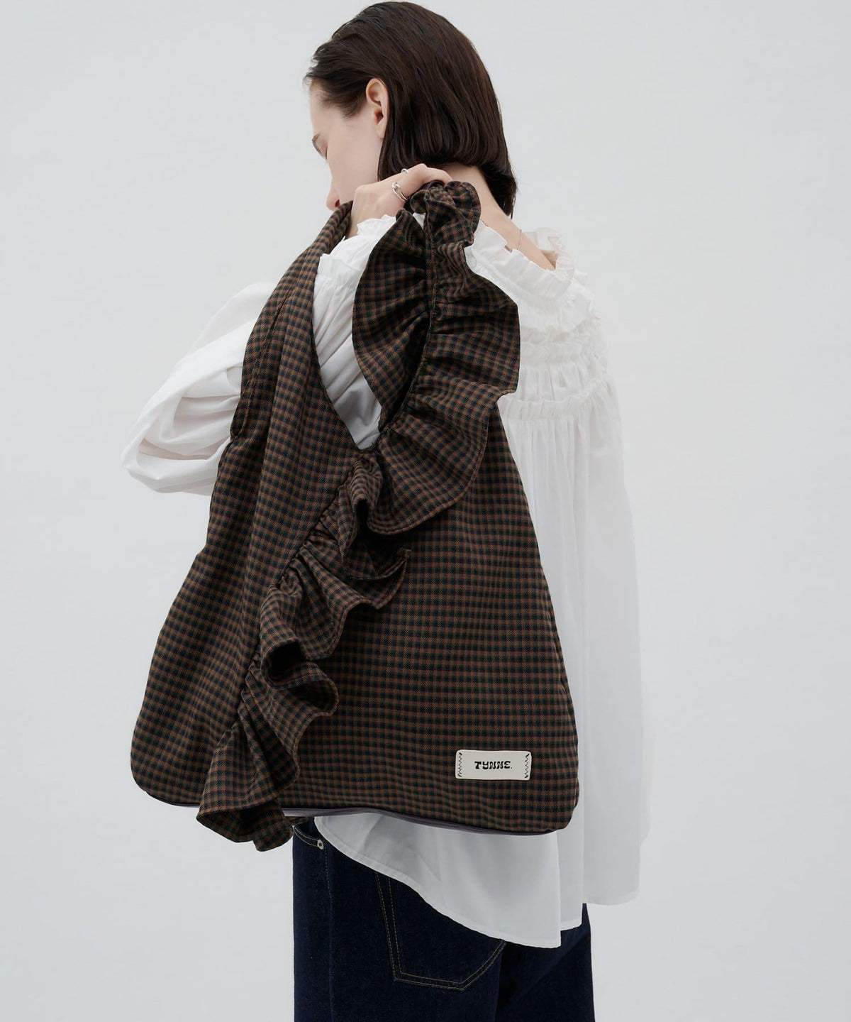 TYNNE. 撞色荷葉邊Triangle Bag - Image 7