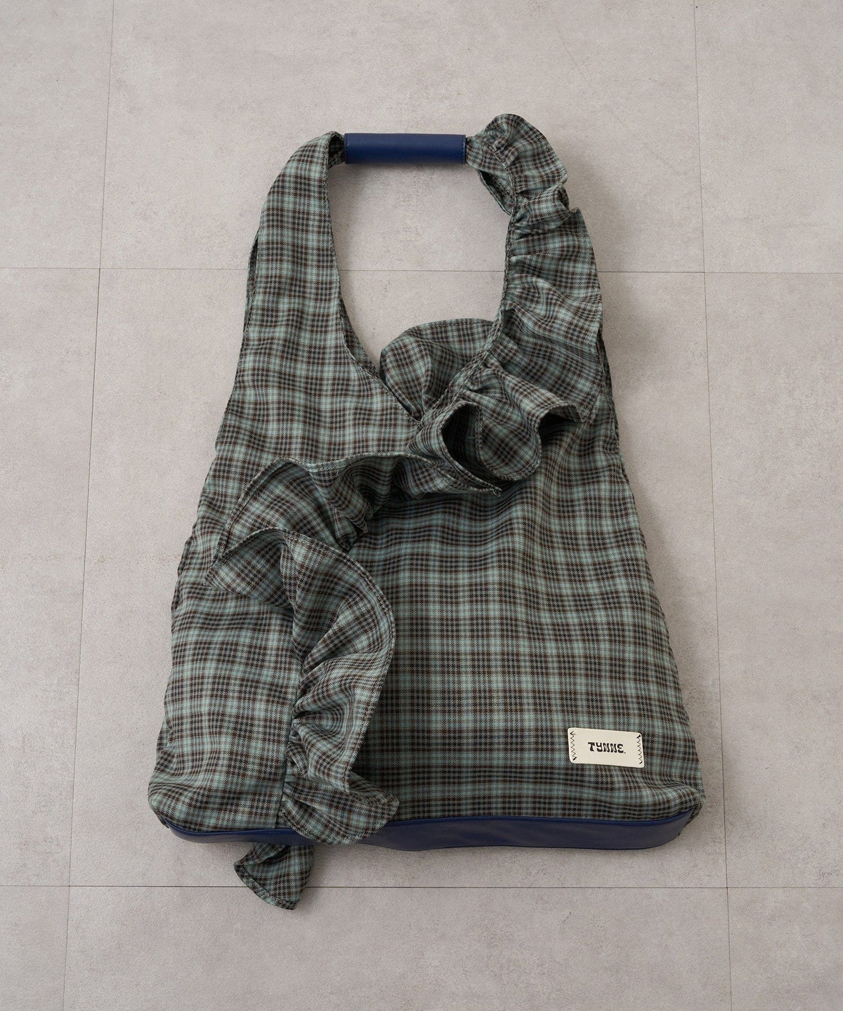TYNNE. 撞色荷葉邊Triangle Bag - Image 45