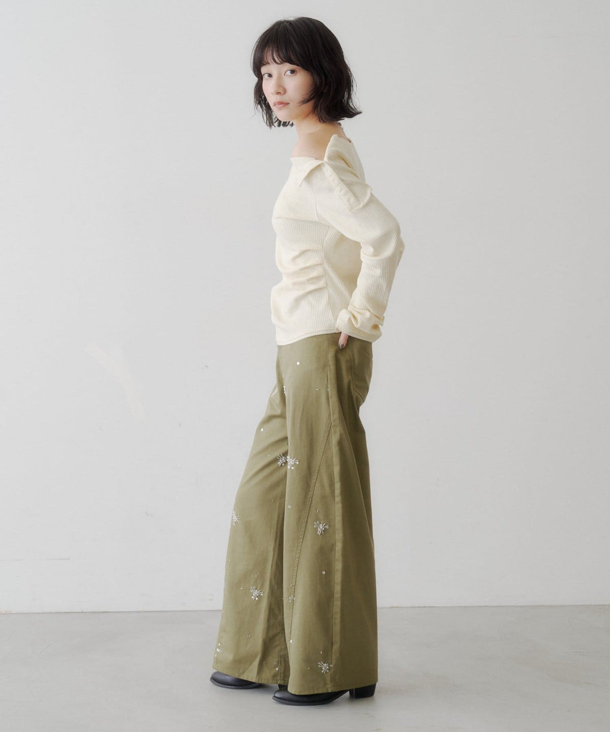 [Lace / 純色] Kastane 露肩紐扣Top - Image 10