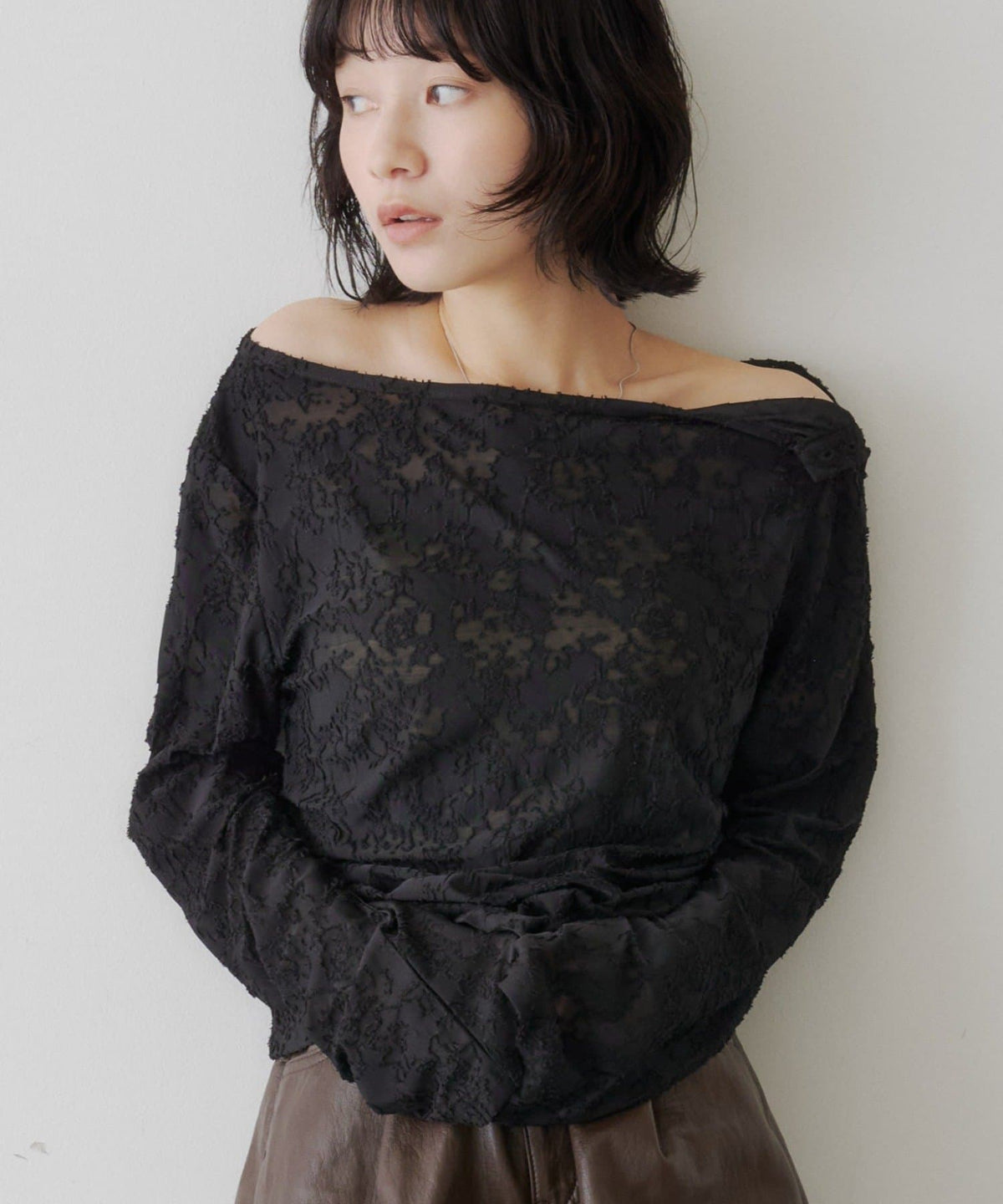 [Lace / 純色] Kastane 露肩紐扣Top - Image 3