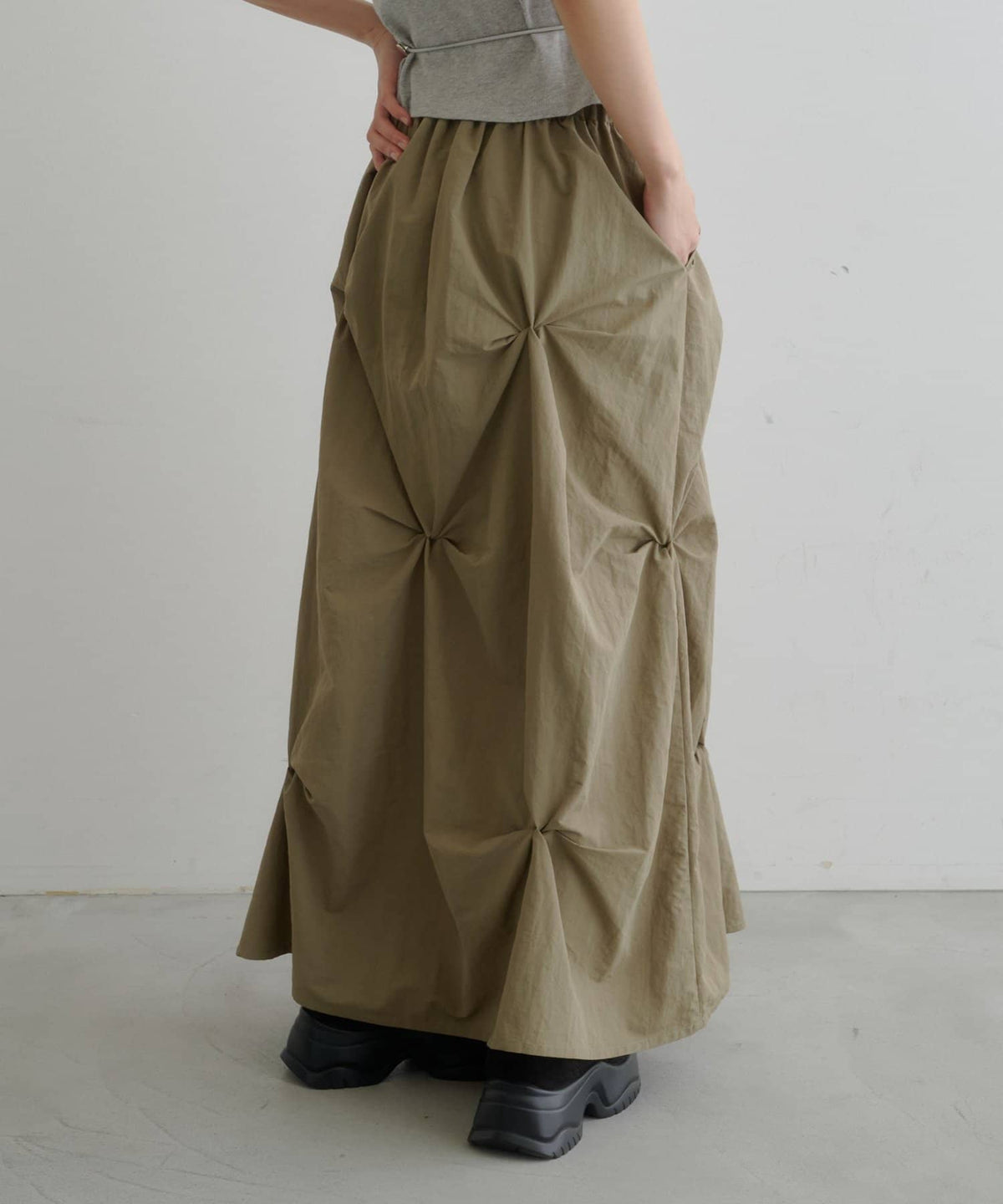 Kastane Flower Tuck Long Skirt - Image 5