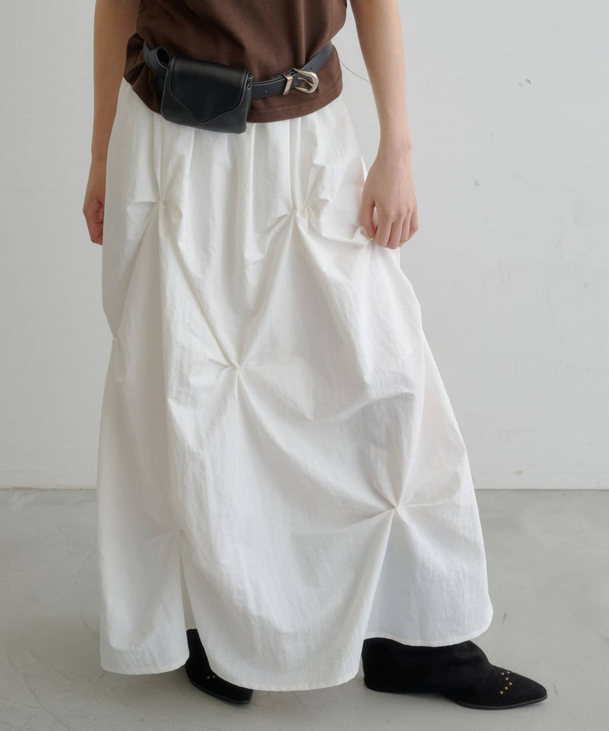 Kastane Flower Tuck Long Skirt - Image 28