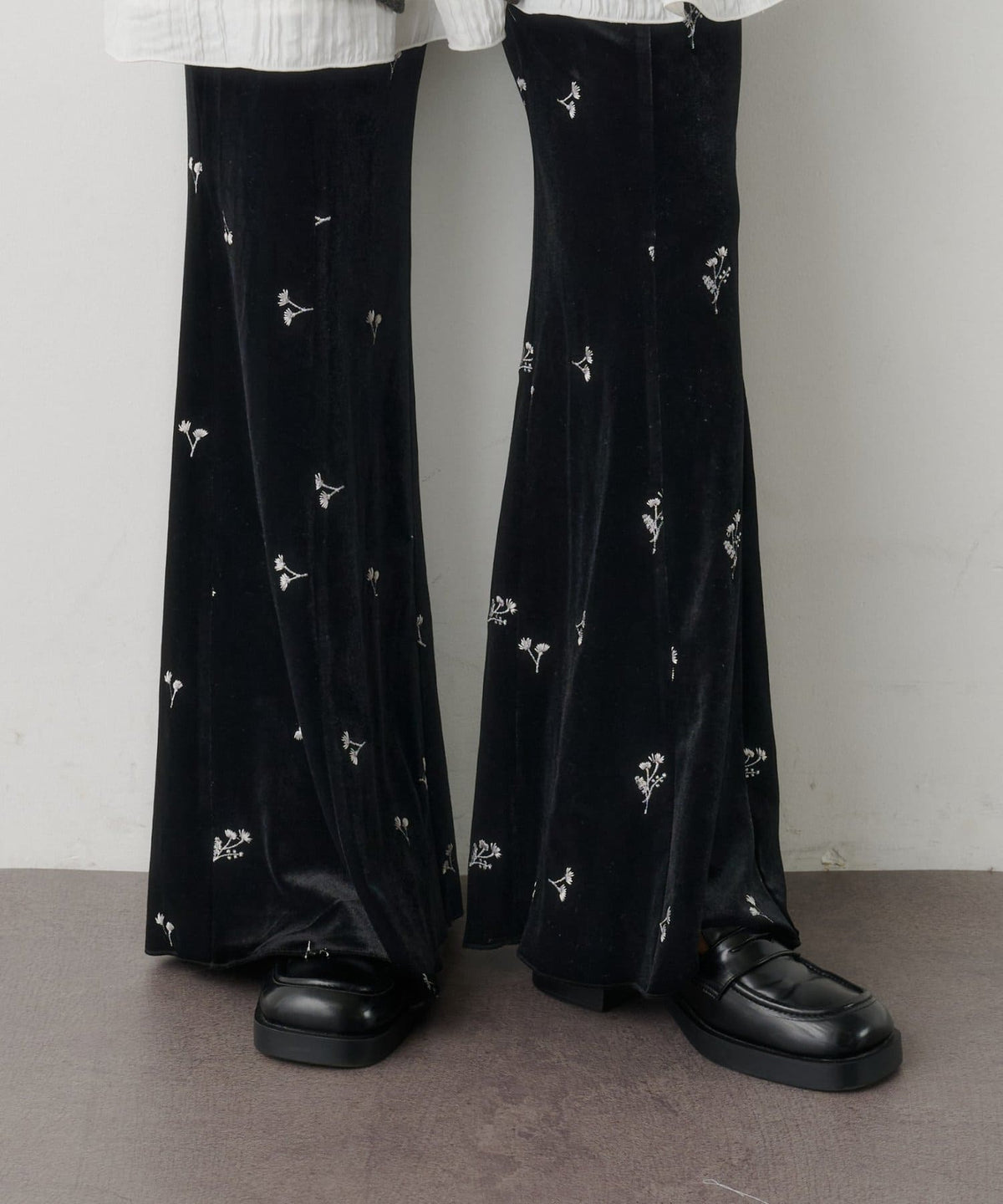 Kastane Lace / Velour flare pants - Image 3
