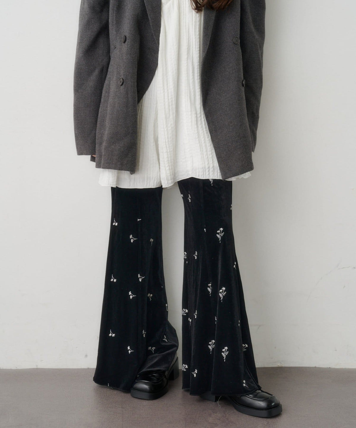 Kastane Lace / Velour flare pants - Image 8