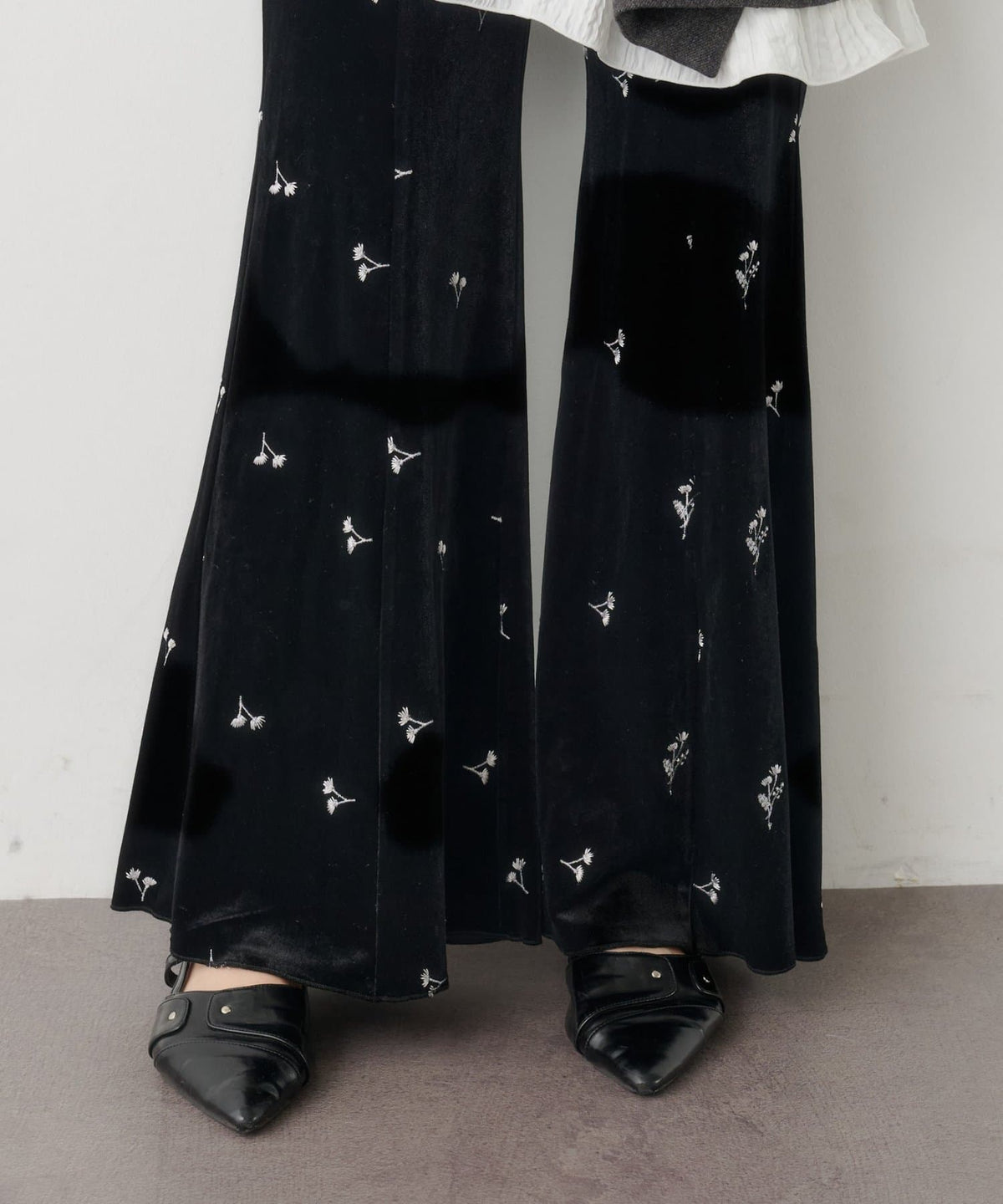 Kastane Lace / Velour flare pants - Image 12