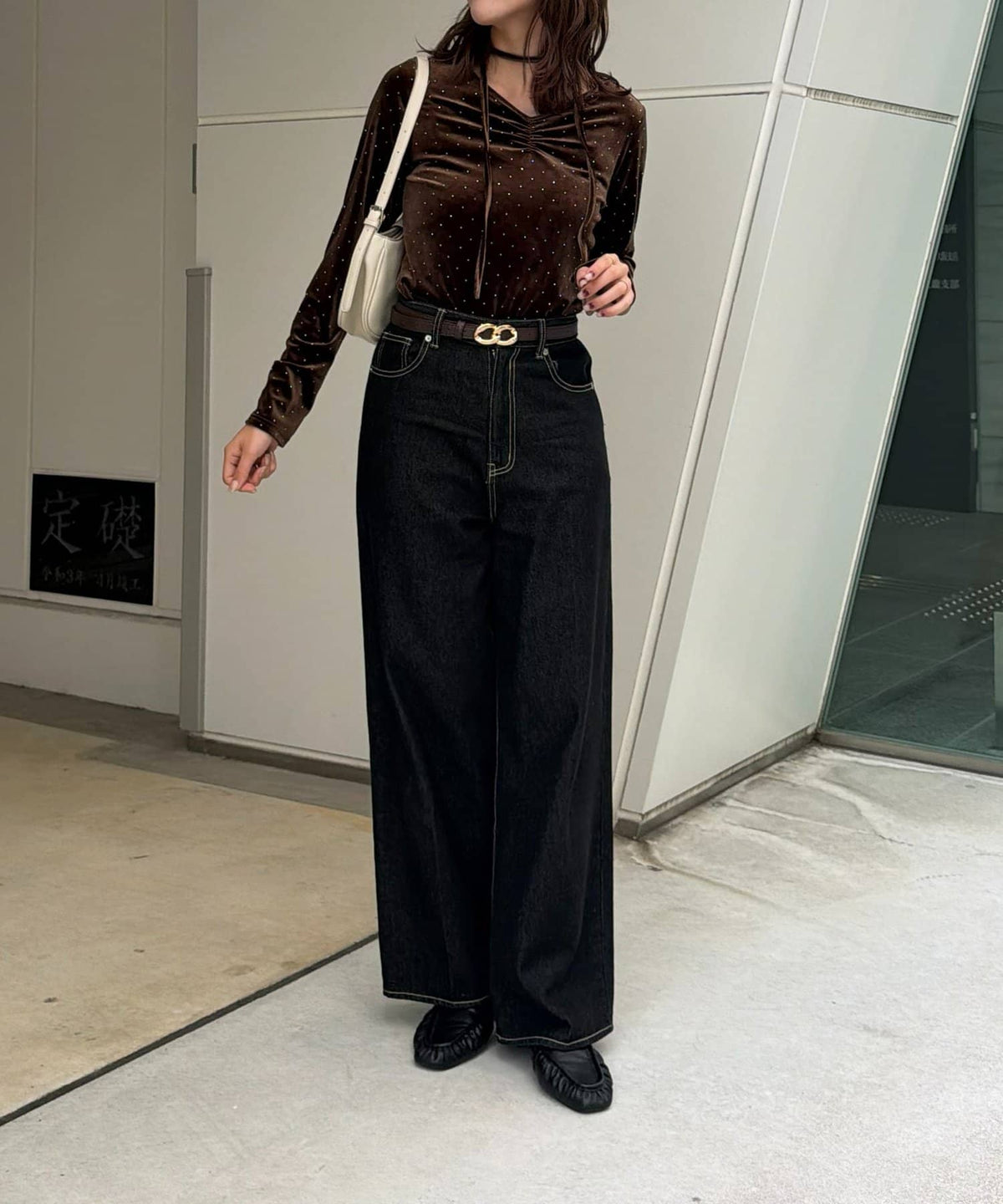 Thevon 水鑽絨面 V領Top with choker - Image 4