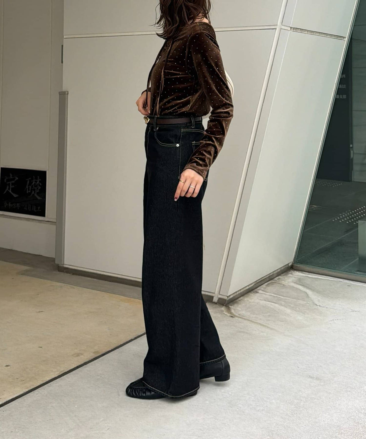 Thevon 水鑽絨面 V領Top with choker - Image 5