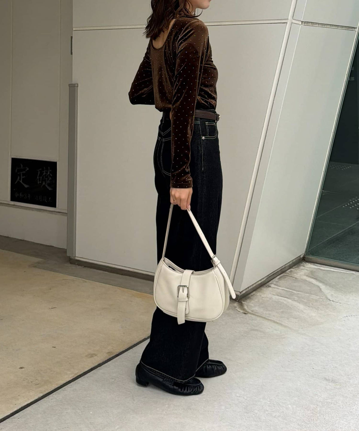 Thevon 水鑽絨面 V領Top with choker - Image 7