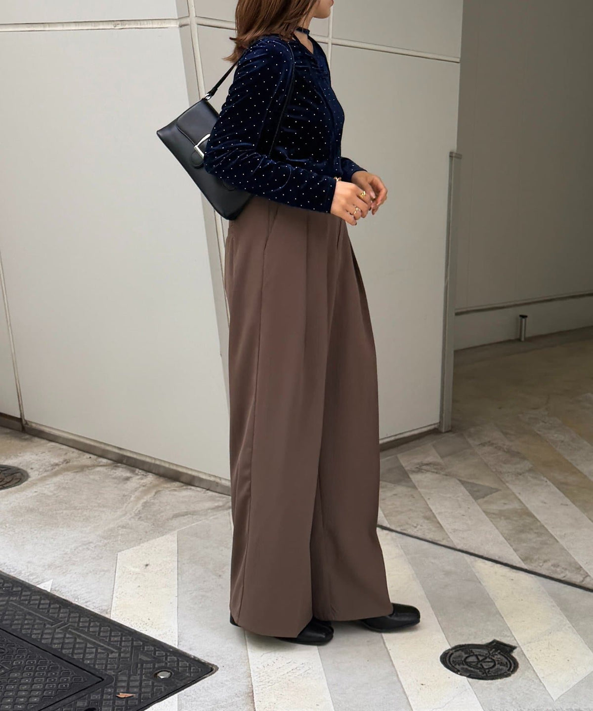 Thevon 水鑽絨面 V領Top with choker - Image 11