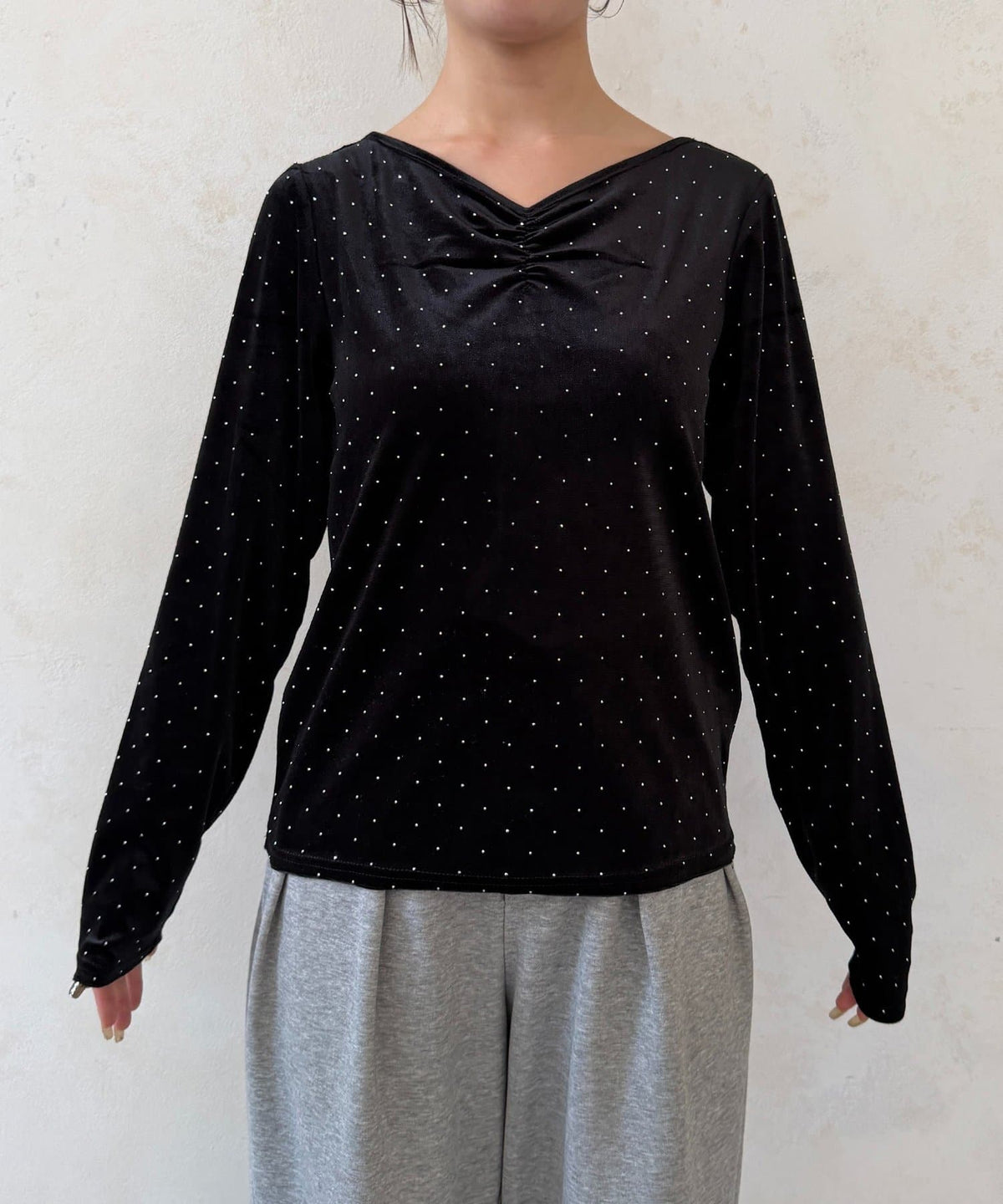 Thevon 水鑽絨面 V領Top with choker - Image 20
