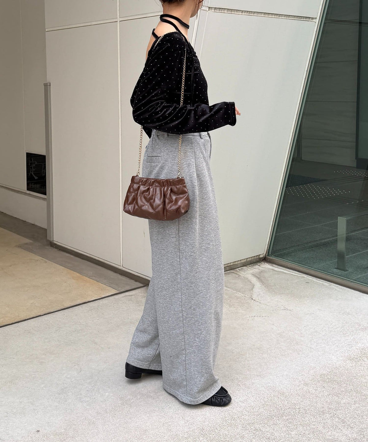 Thevon 水鑽絨面 V領Top with choker - Image 19