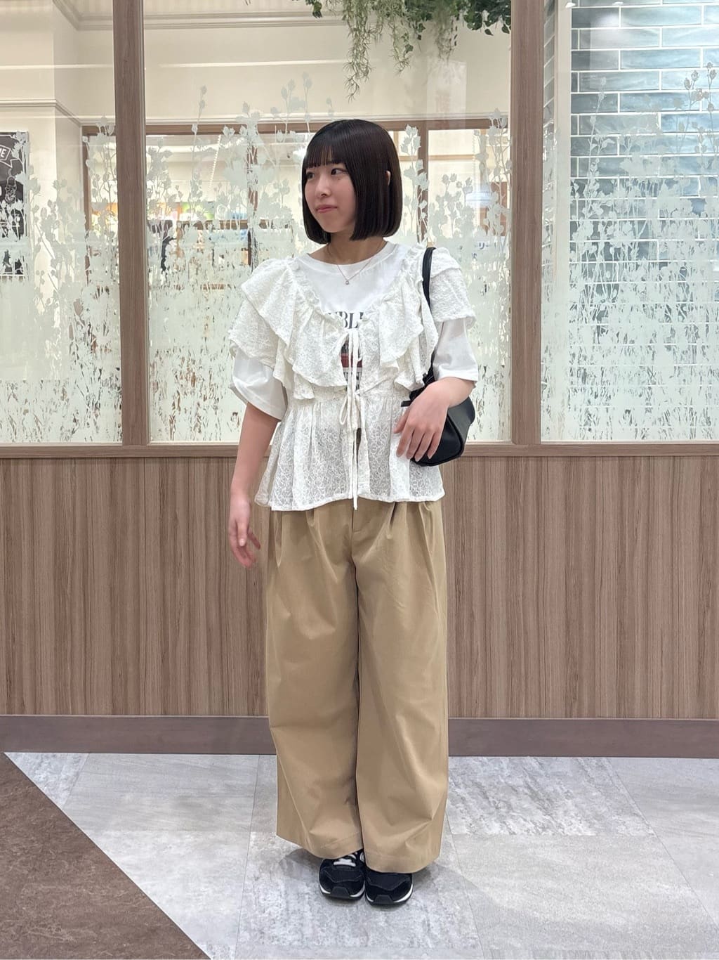 Discoat Lace 荷葉邊 blouse - Image 45