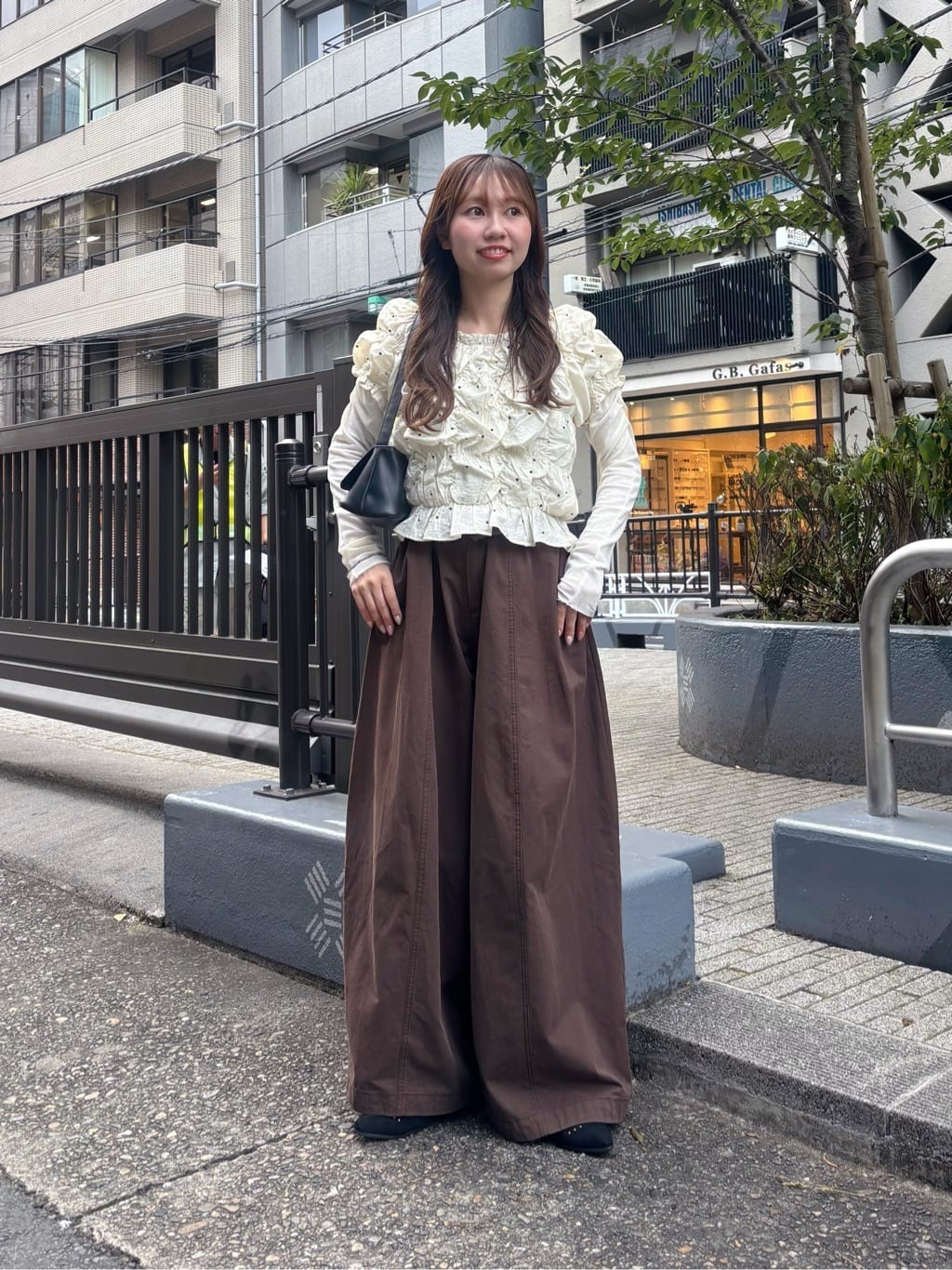 Kastane light and smooth sheer top - Image 72