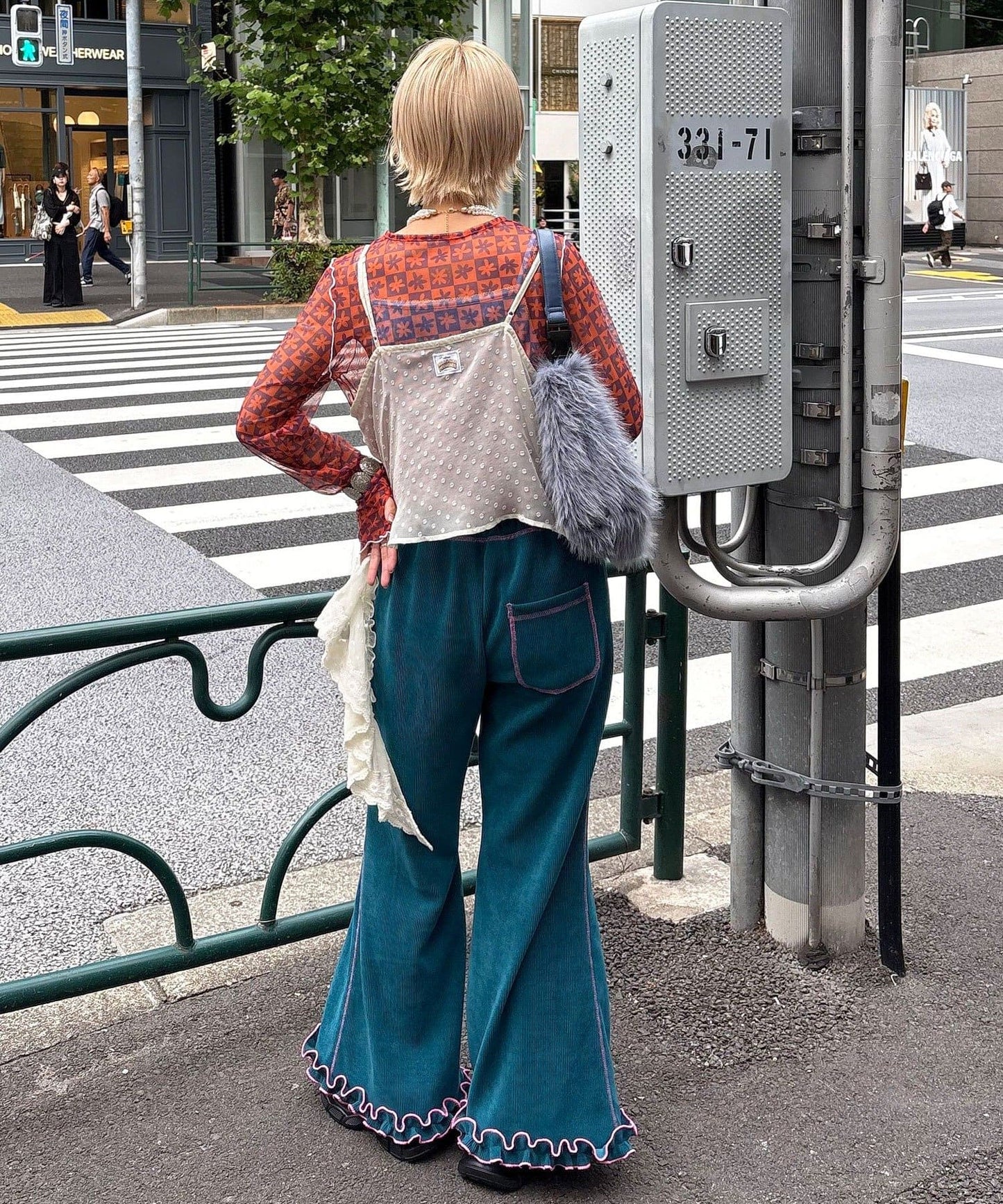 HELLO.SANFRANCISCO 燈芯絨下擺荷葉邊喇叭褲