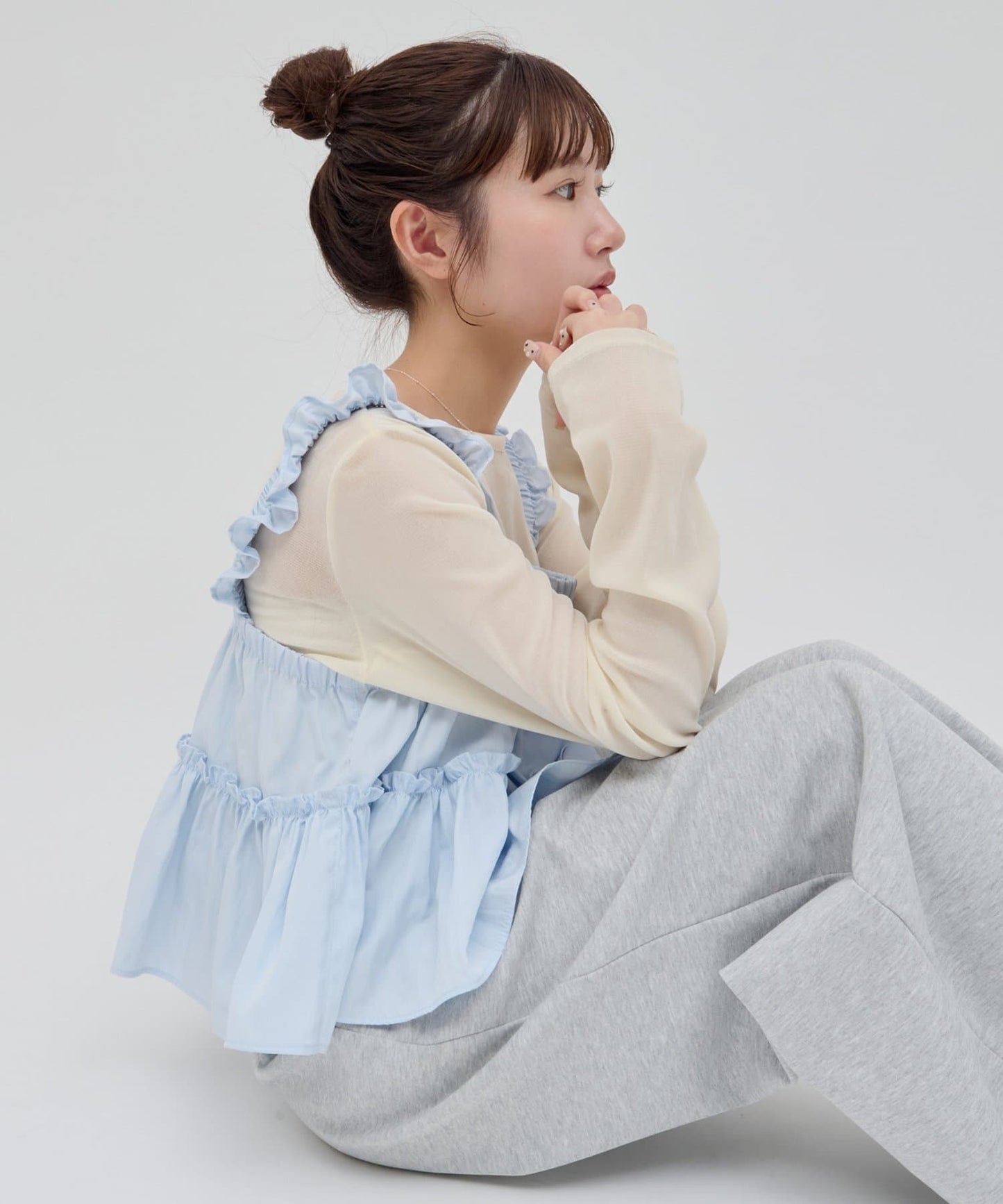 umm. by DISCOAT 不對稱荷葉邊吊帶