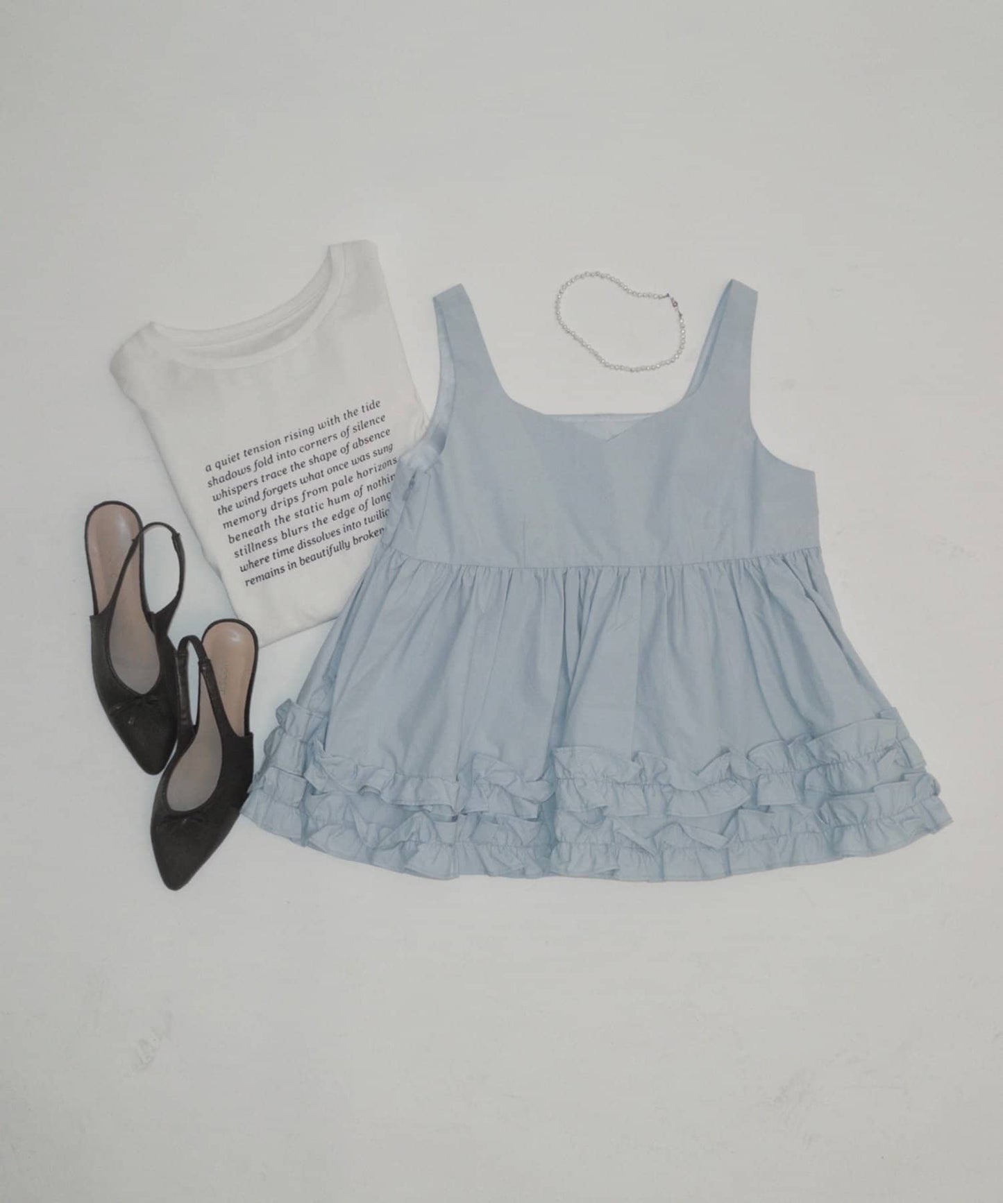 umm. by DISCOAT Frill hem sleeveless blouse