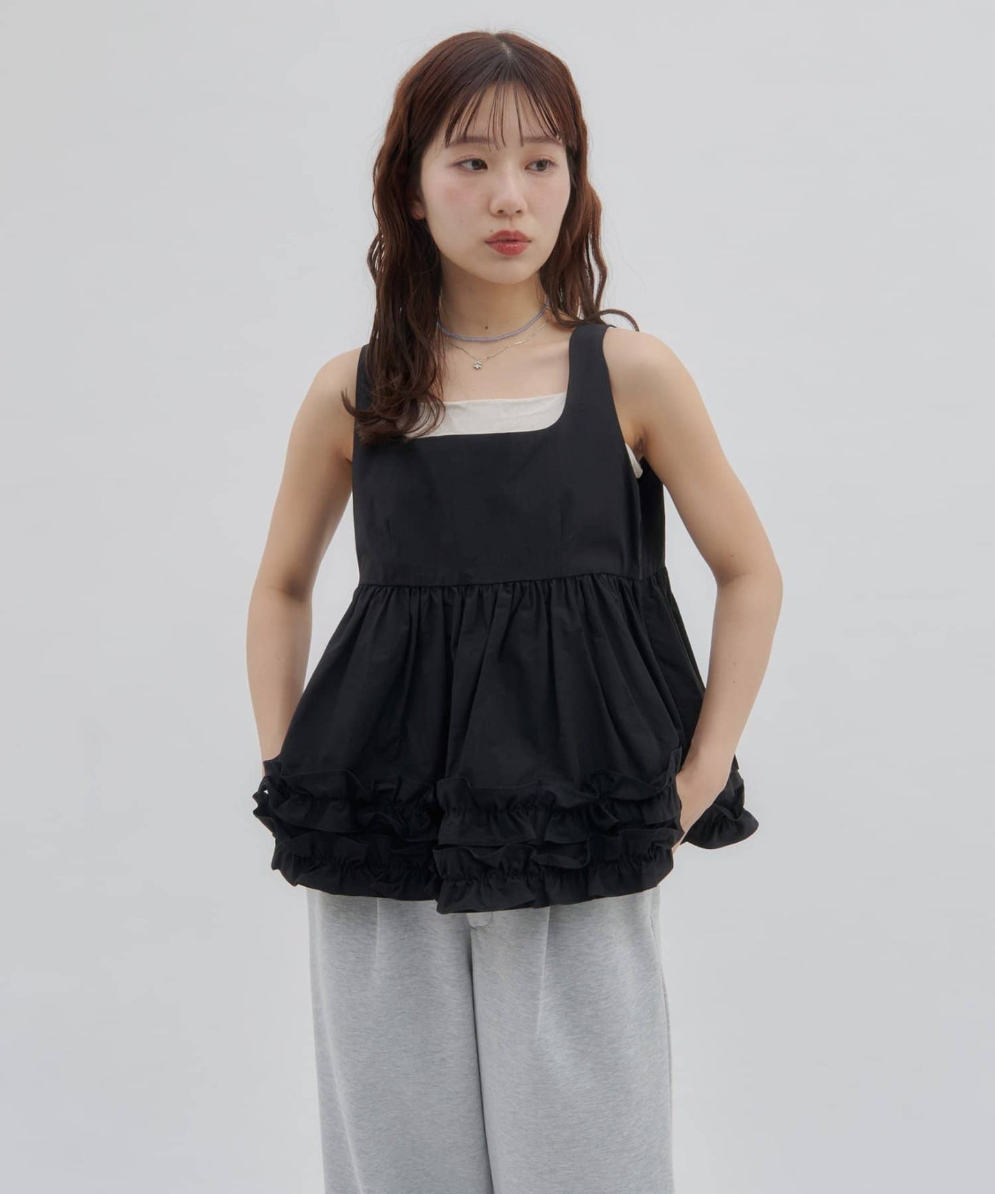 umm. by DISCOAT Frill hem sleeveless blouse