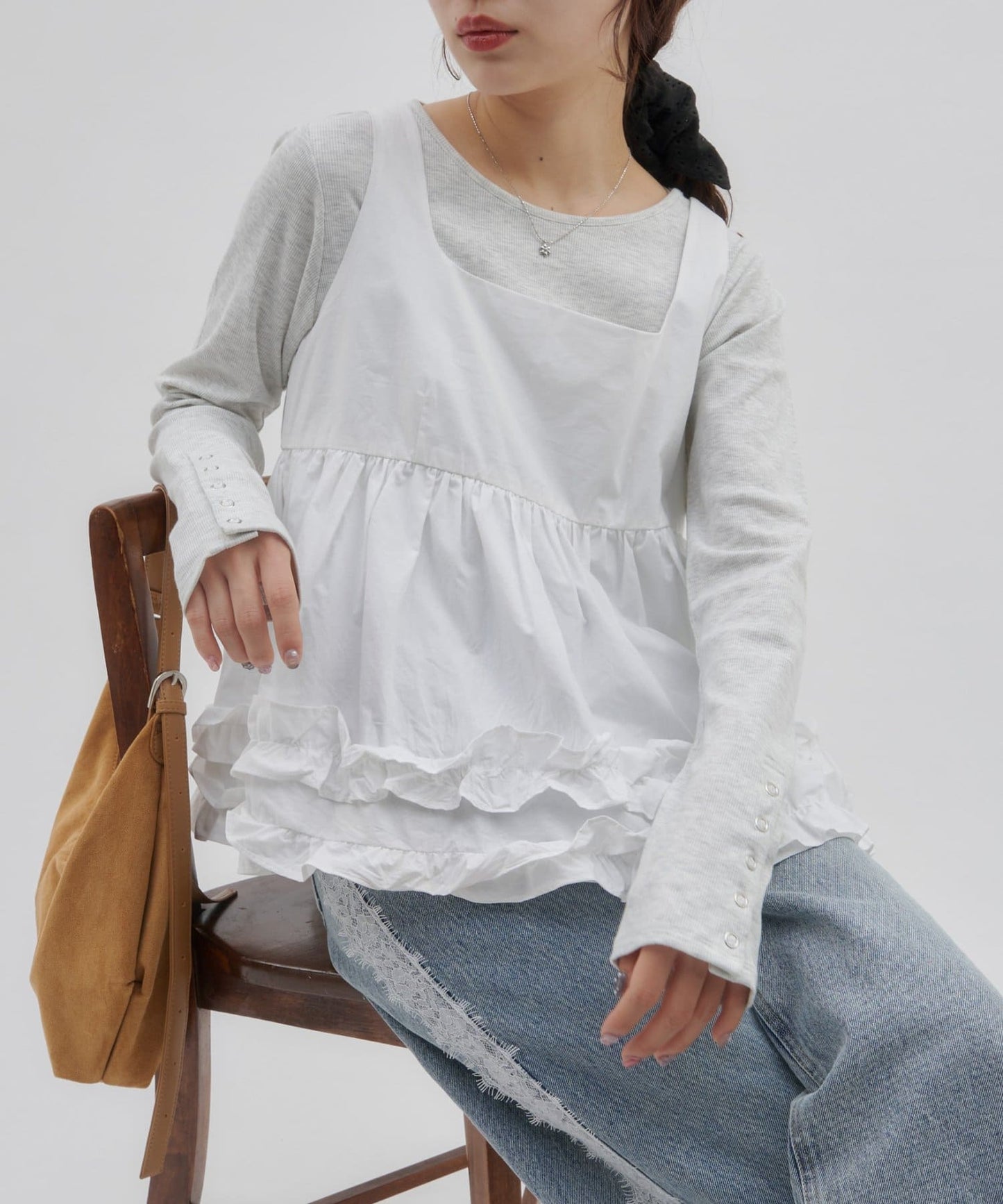 umm. by DISCOAT Frill hem sleeveless blouse