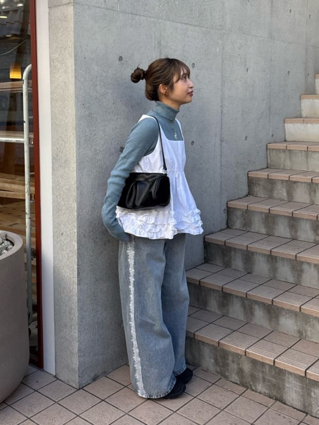 umm. by DISCOAT Frill hem sleeveless blouse