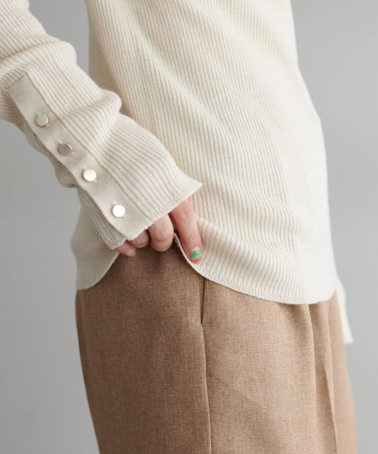 DISCOAT 鈕扣袖口羅紋高領衫