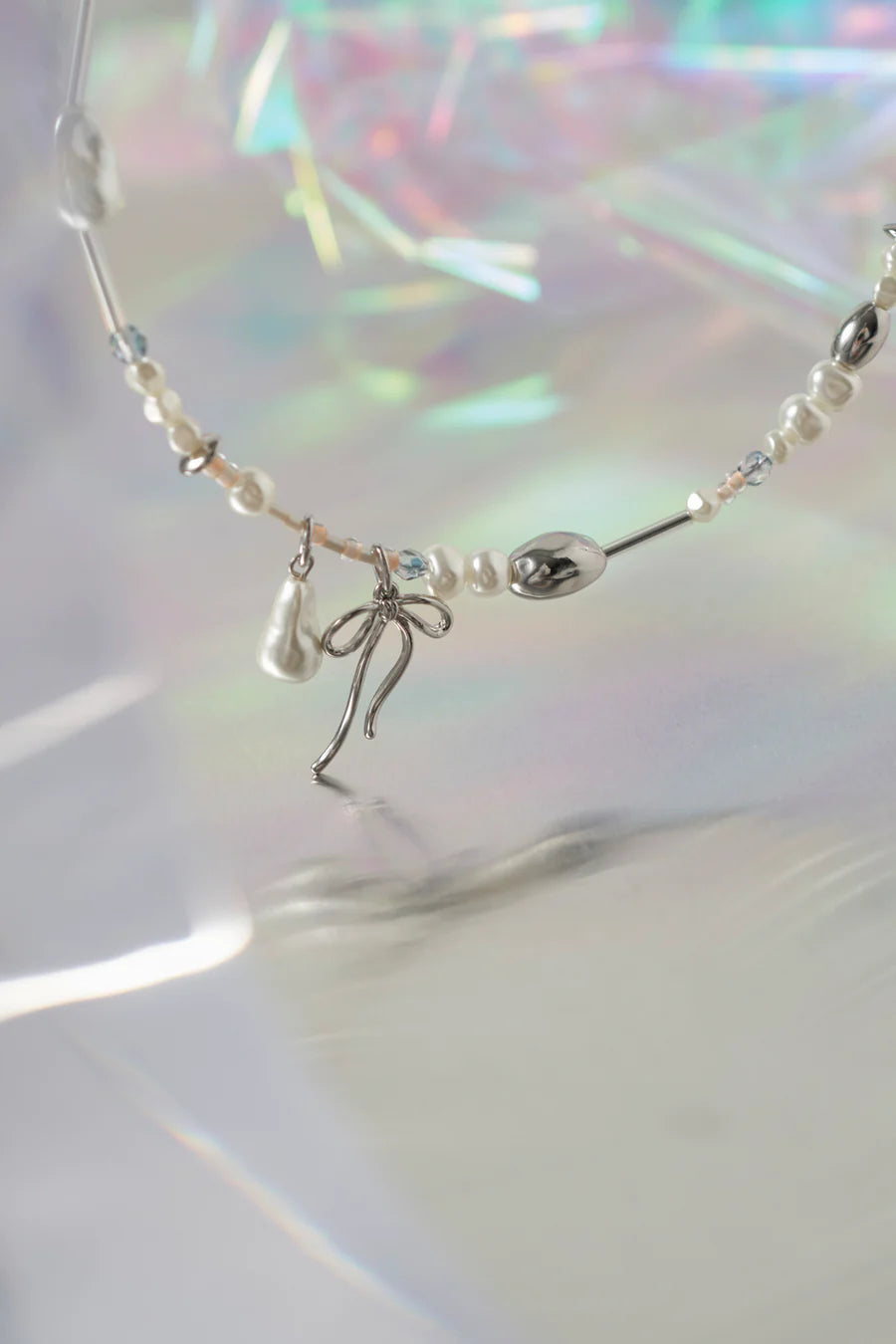 GOLDY Multi-beaded neck cuff