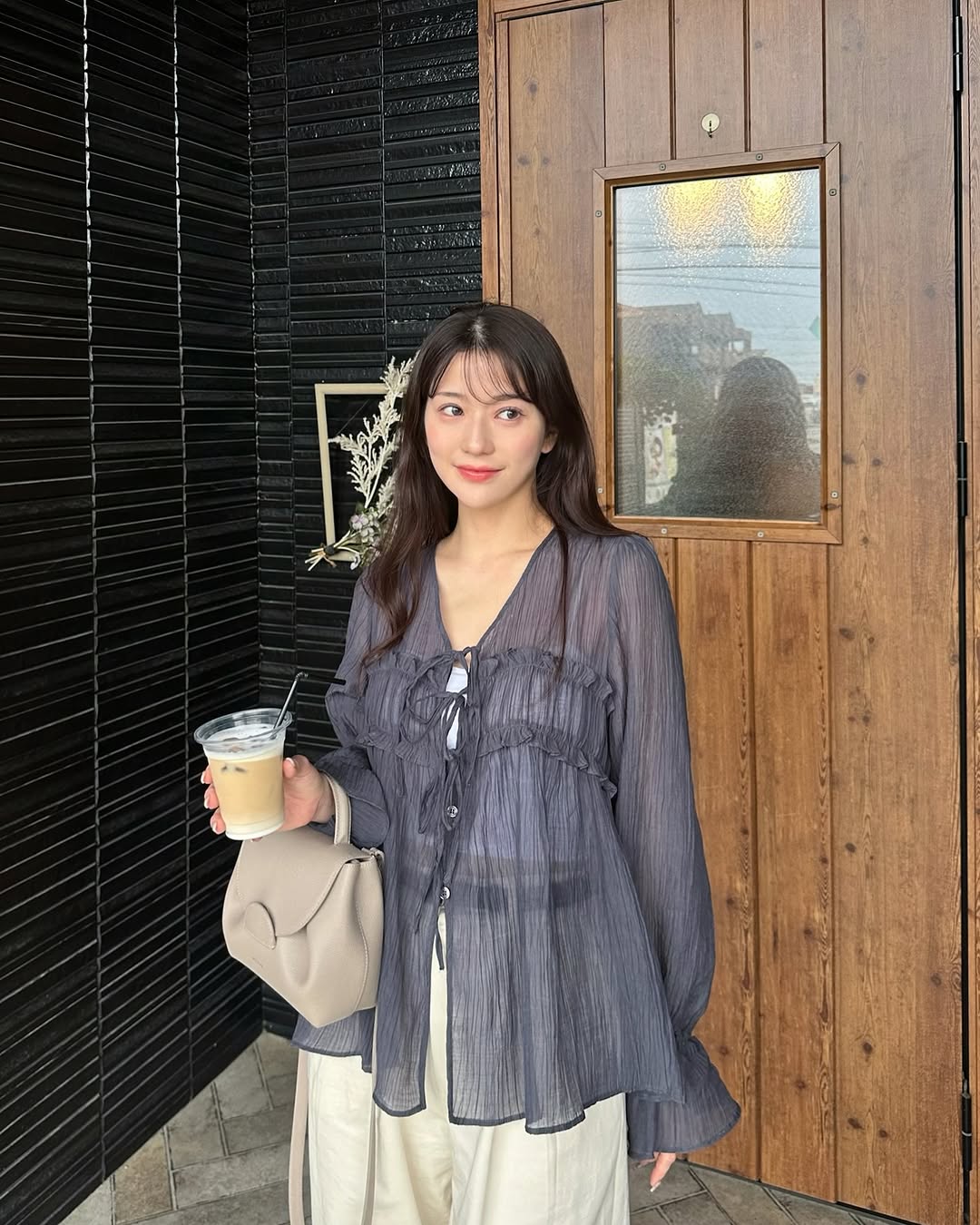 薄紗荷葉邊罩衫