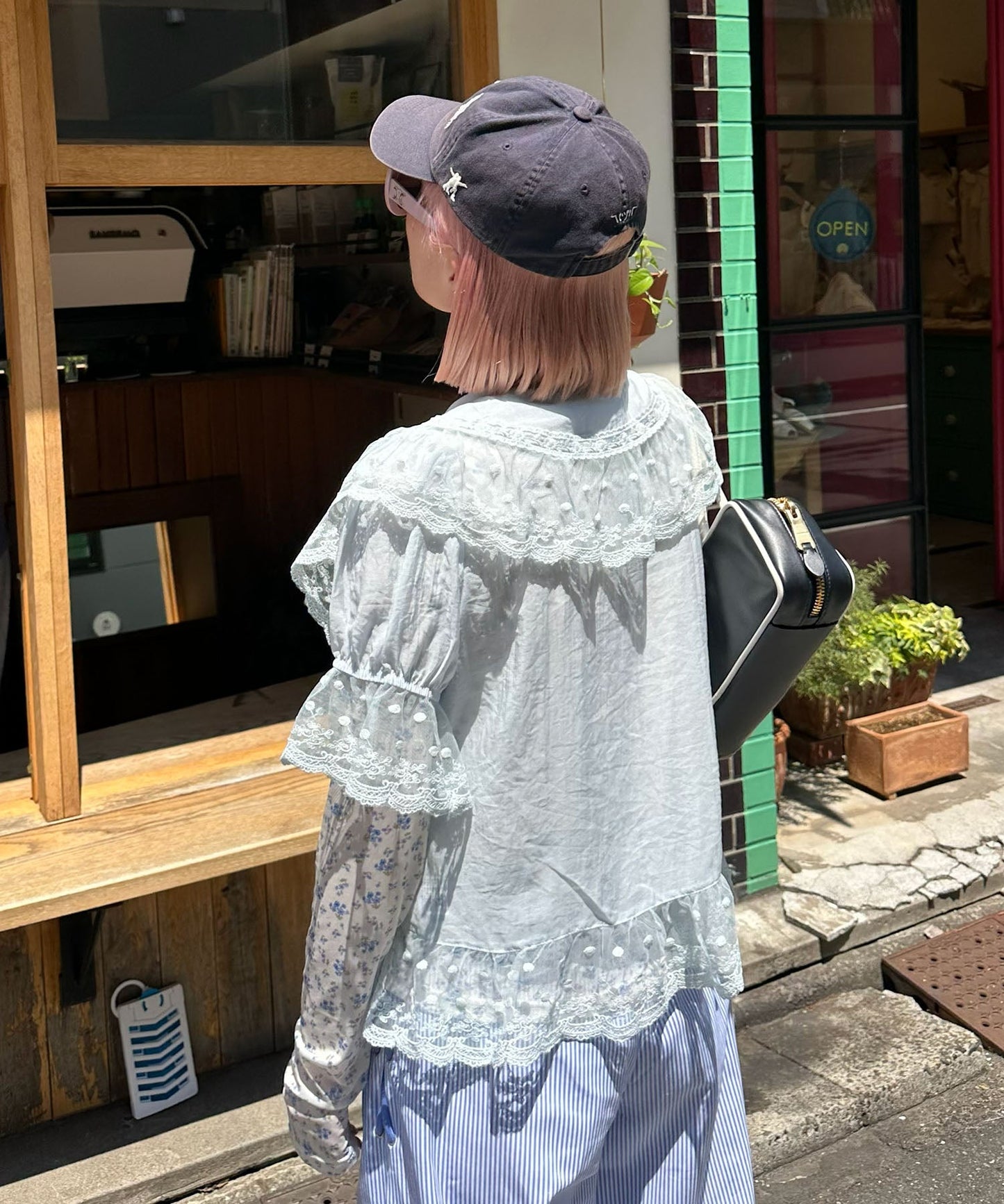 フリル＆レース半袖ブラウス
