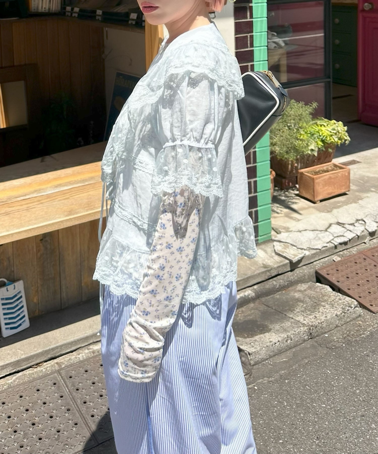 フリル＆レース半袖ブラウス