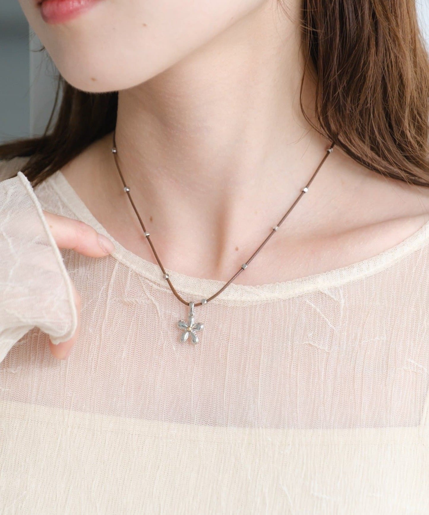 Kastane Flower charm choker