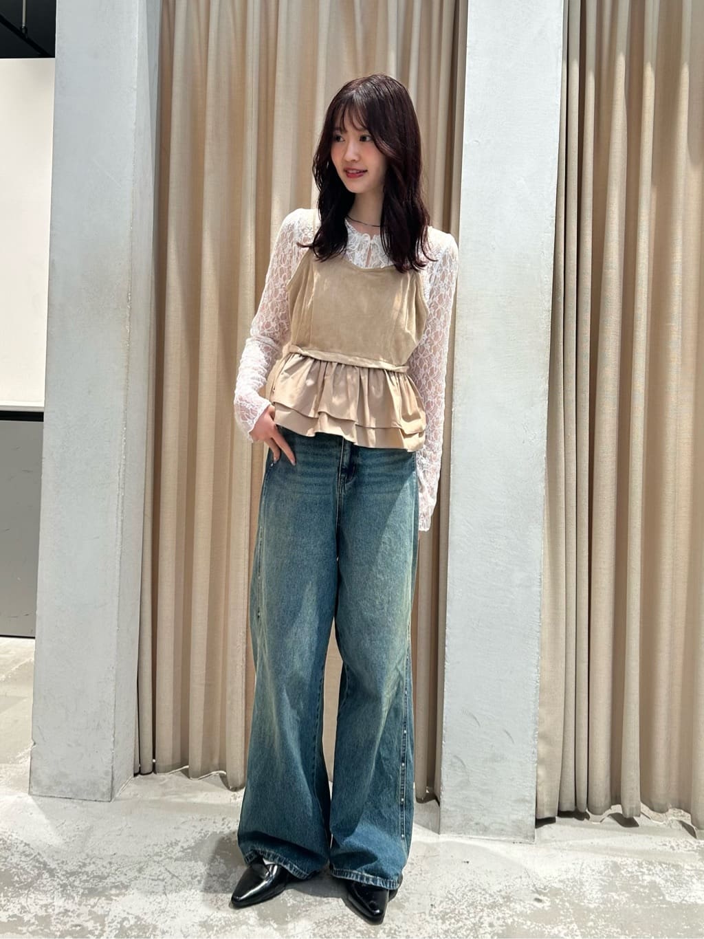 Kastane 絨面荷葉邊緊身胸衣