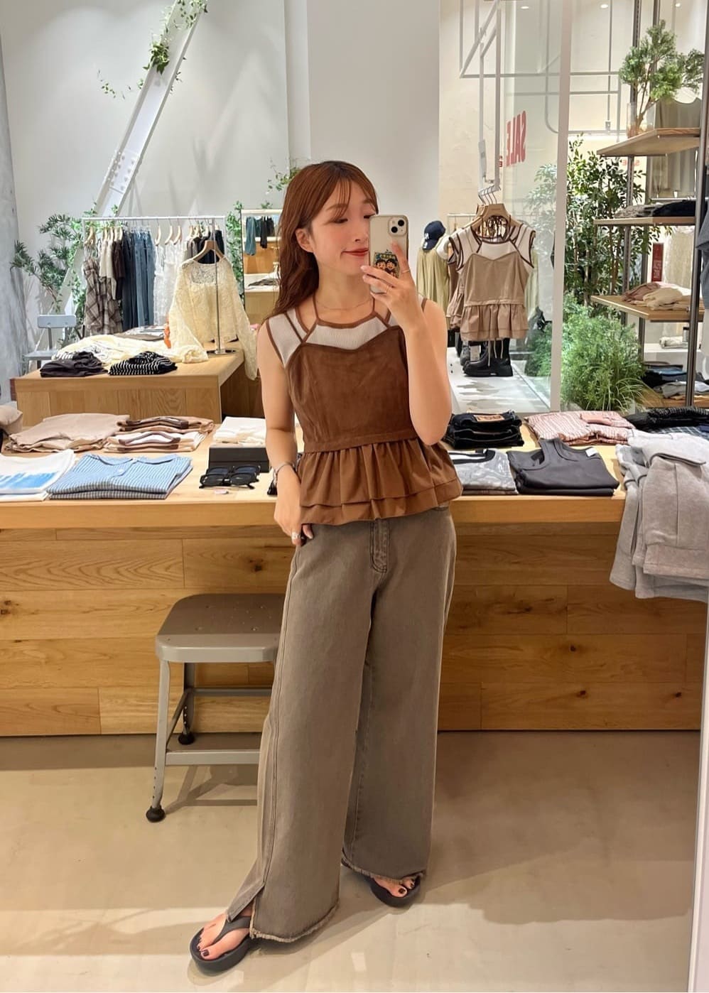 Kastane 絨面荷葉邊緊身胸衣