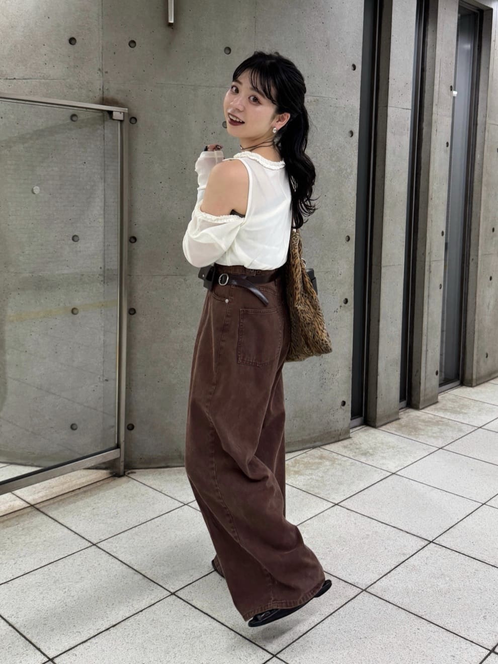 Kastane 不對稱分層透視長Tee