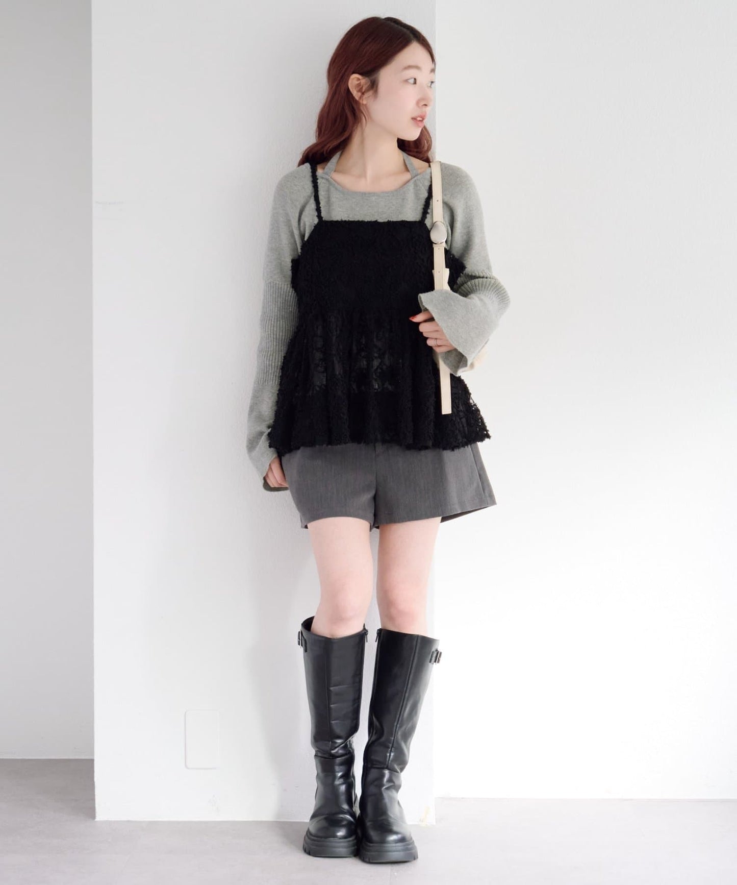 Kastane feather like lace bustier