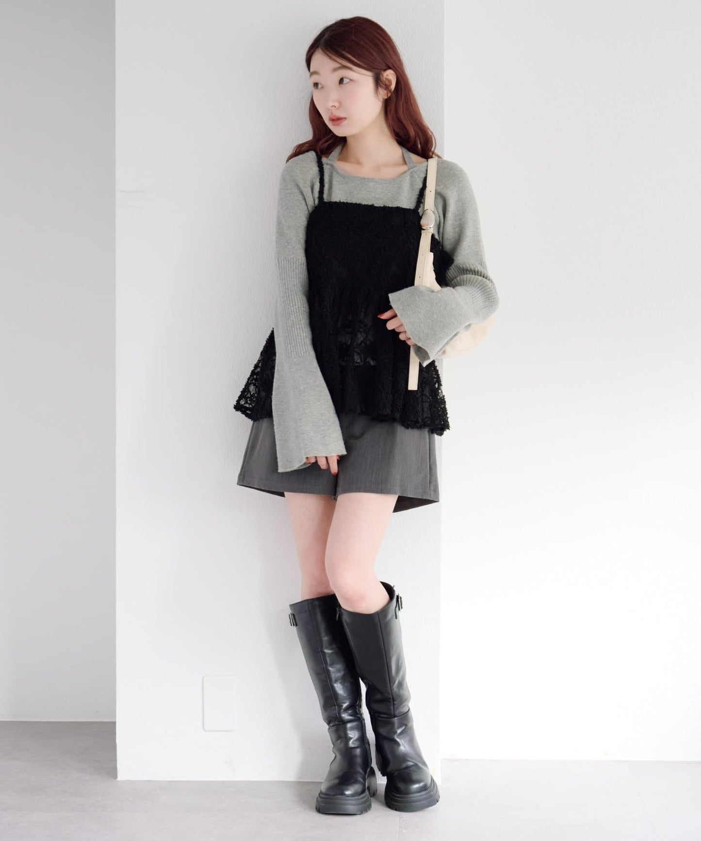 Kastane feather like lace bustier