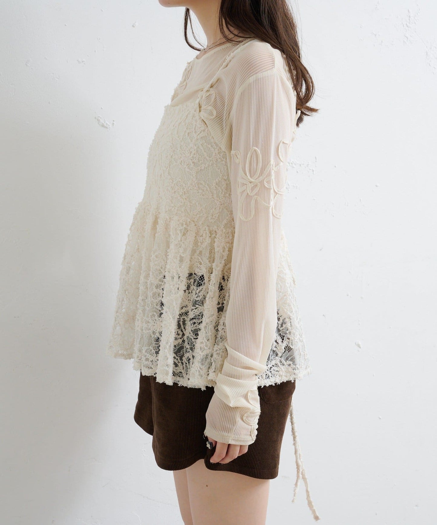 Kastane feather like lace bustier