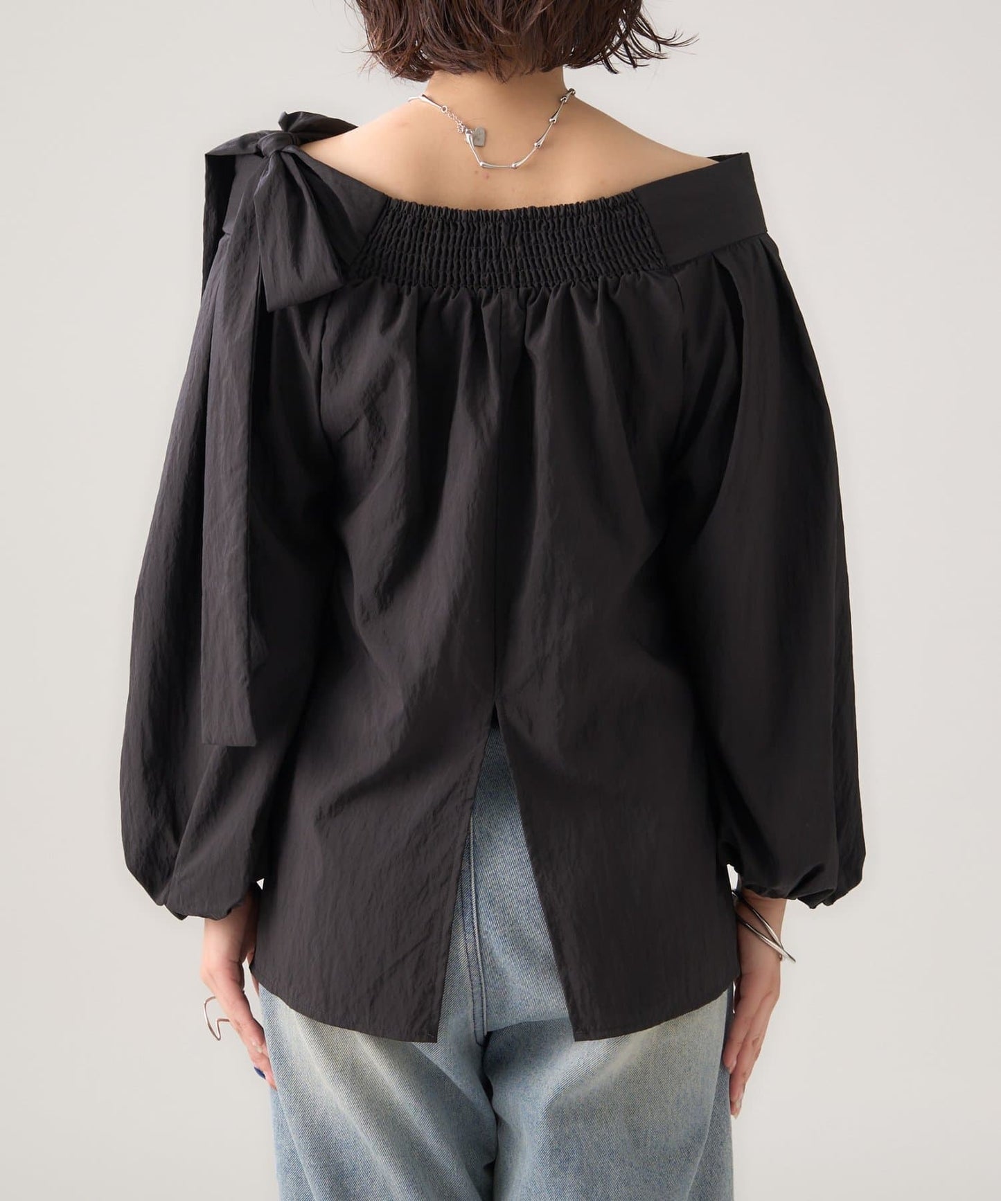 mystic 露肩緞帶襯衫