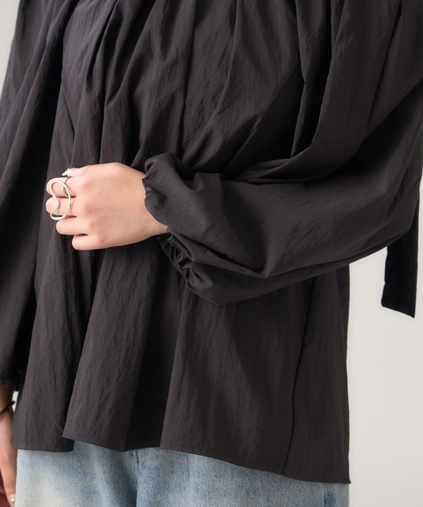 mystic 露肩緞帶襯衫