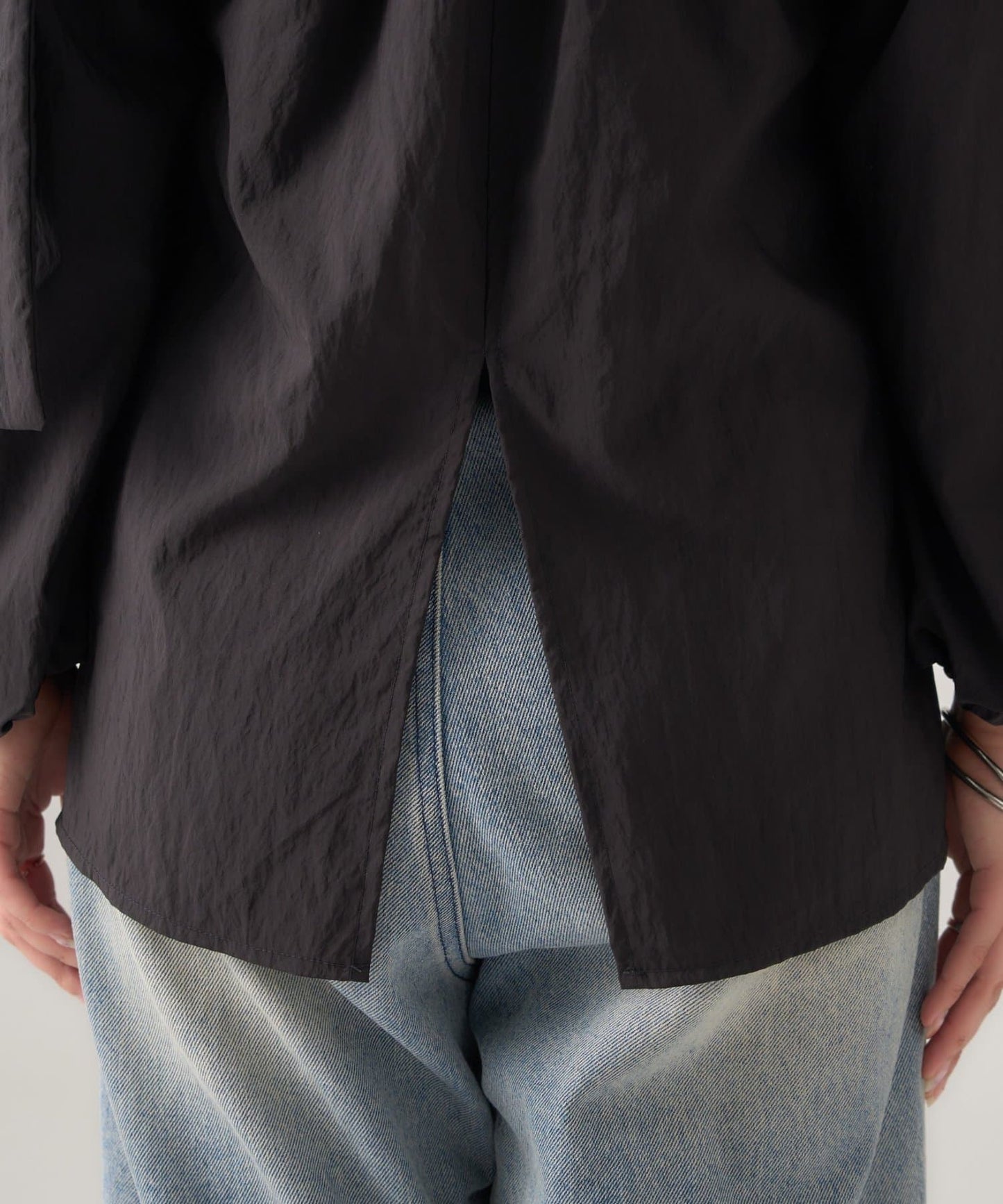 mystic 露肩緞帶襯衫