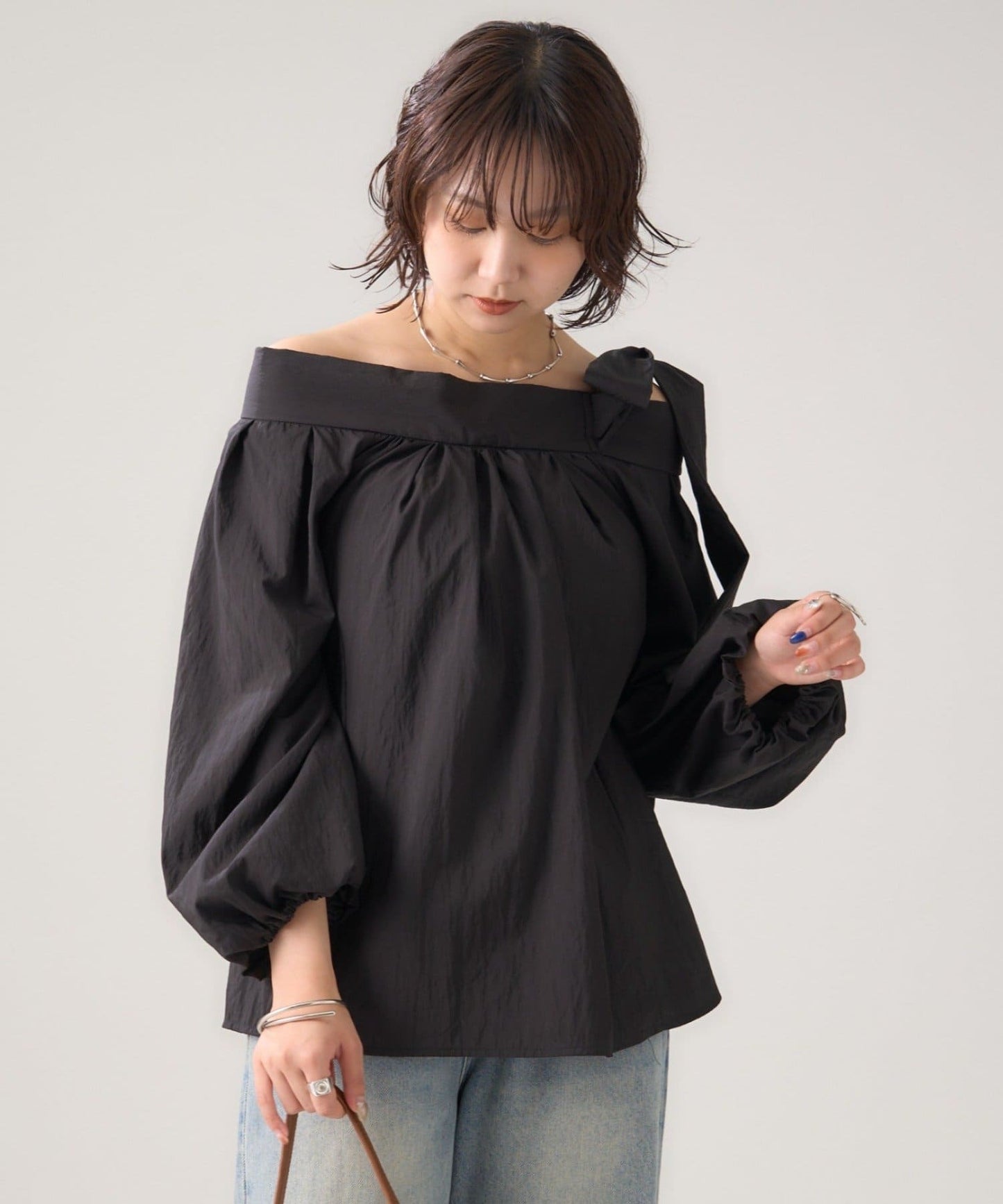 mystic 露肩緞帶襯衫