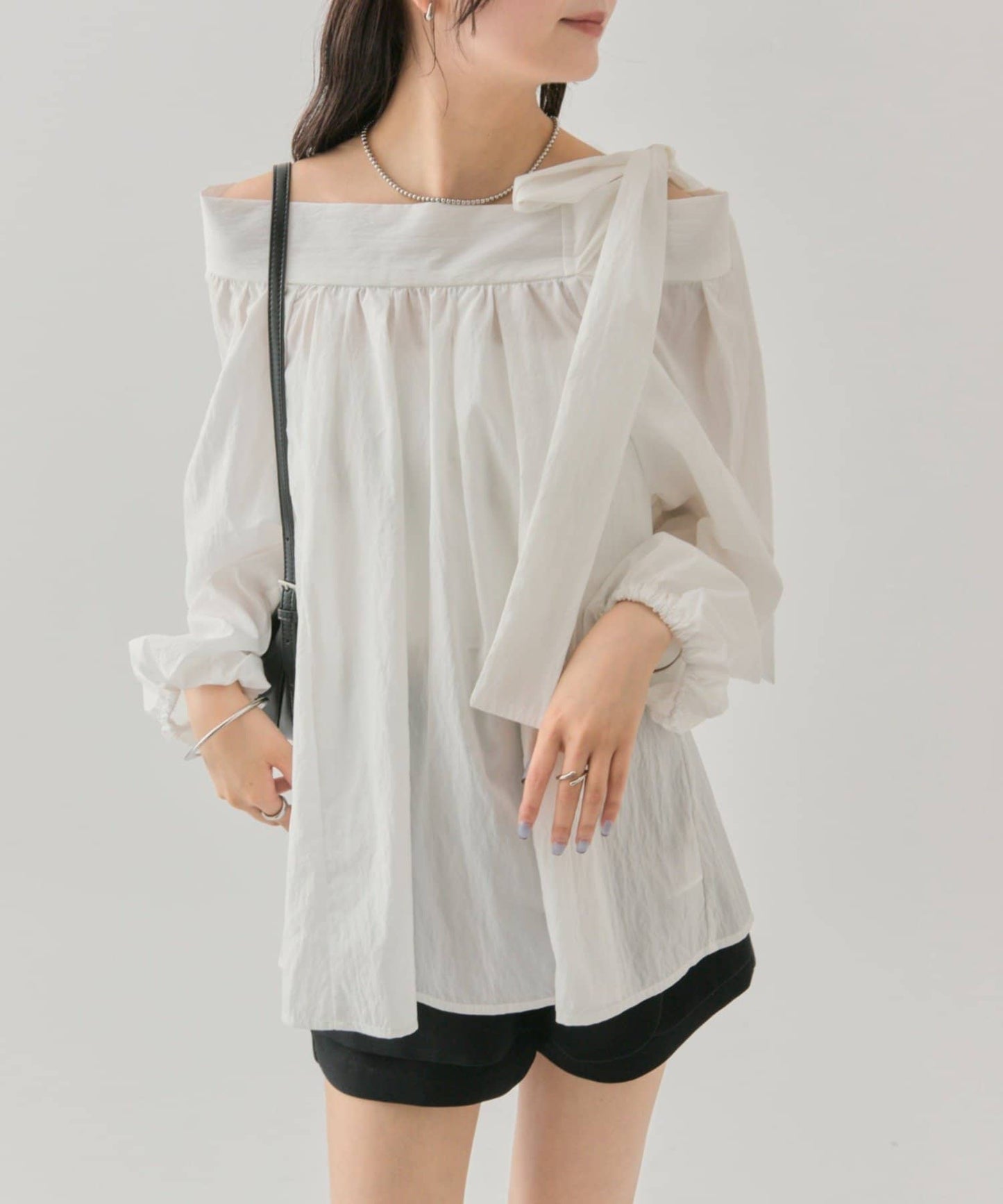 mystic 露肩緞帶襯衫