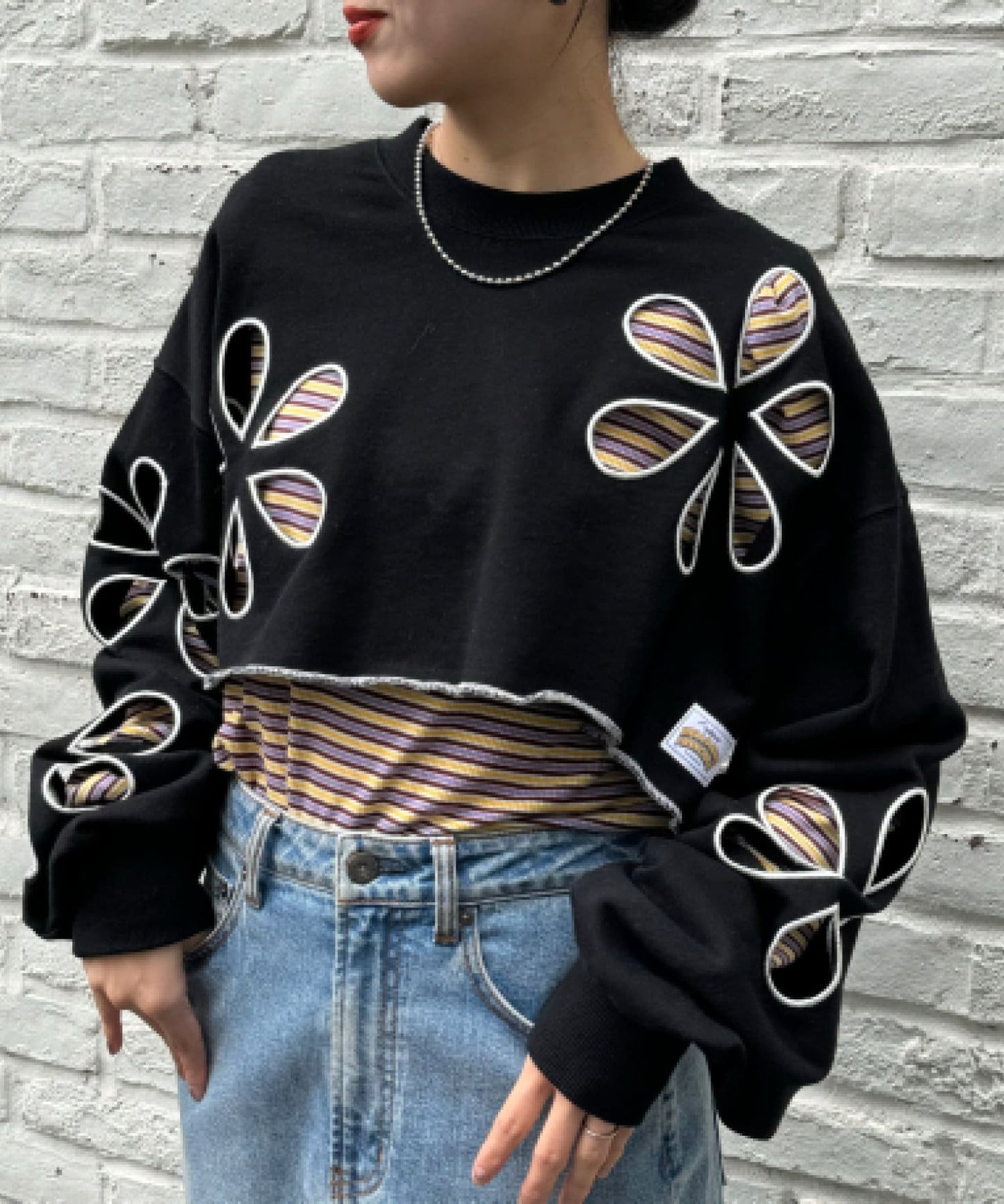 HELLO.SANFRANCISCO 花花鏤空 cropped sweatshirt