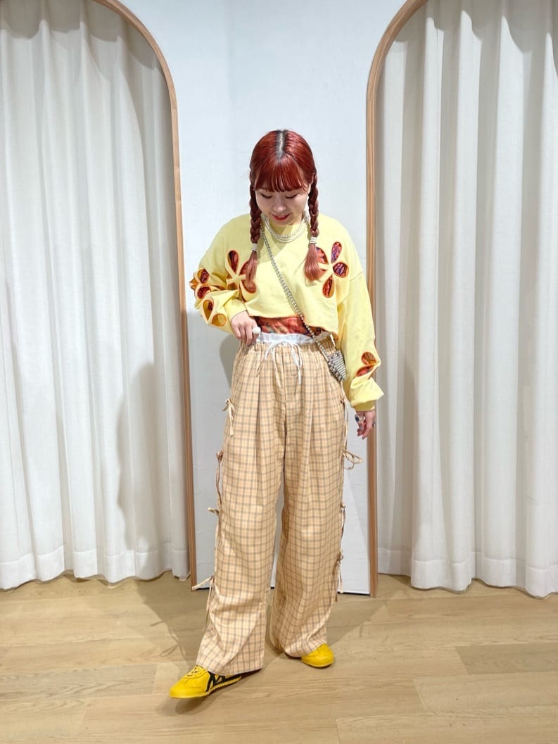 HELLO.SANFRANCISCO 花花鏤空 cropped sweatshirt