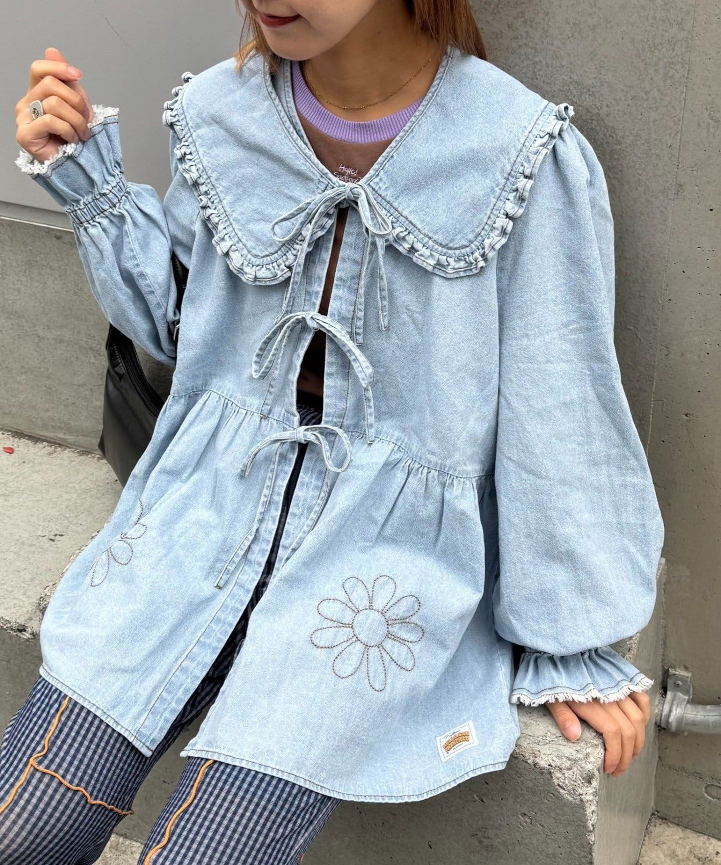 HELLO.SANFRANCISCO 花花刺繡牛仔Blouse