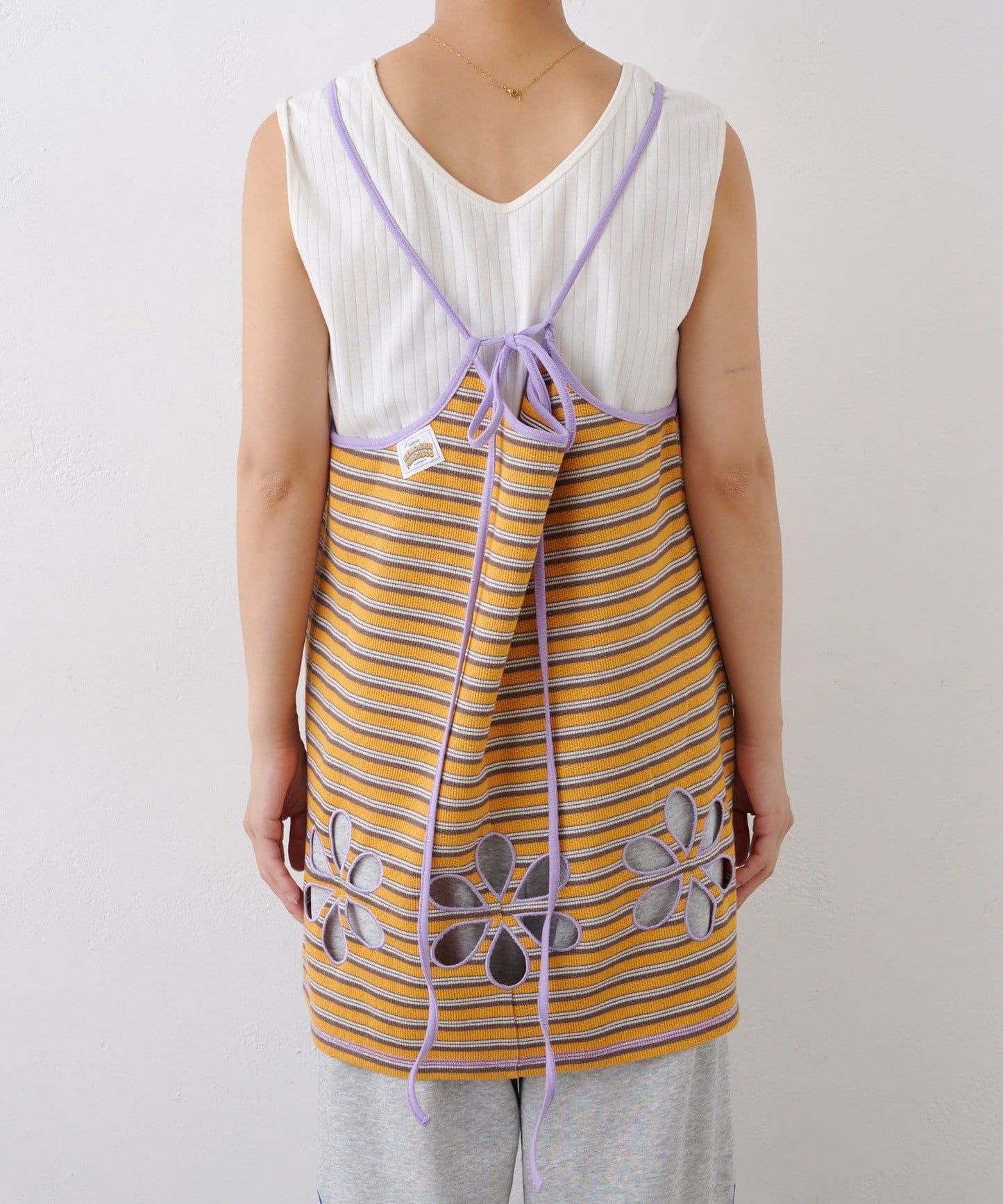 HELLO.SANFRANCISCO 鏤空花朵吊帶背心