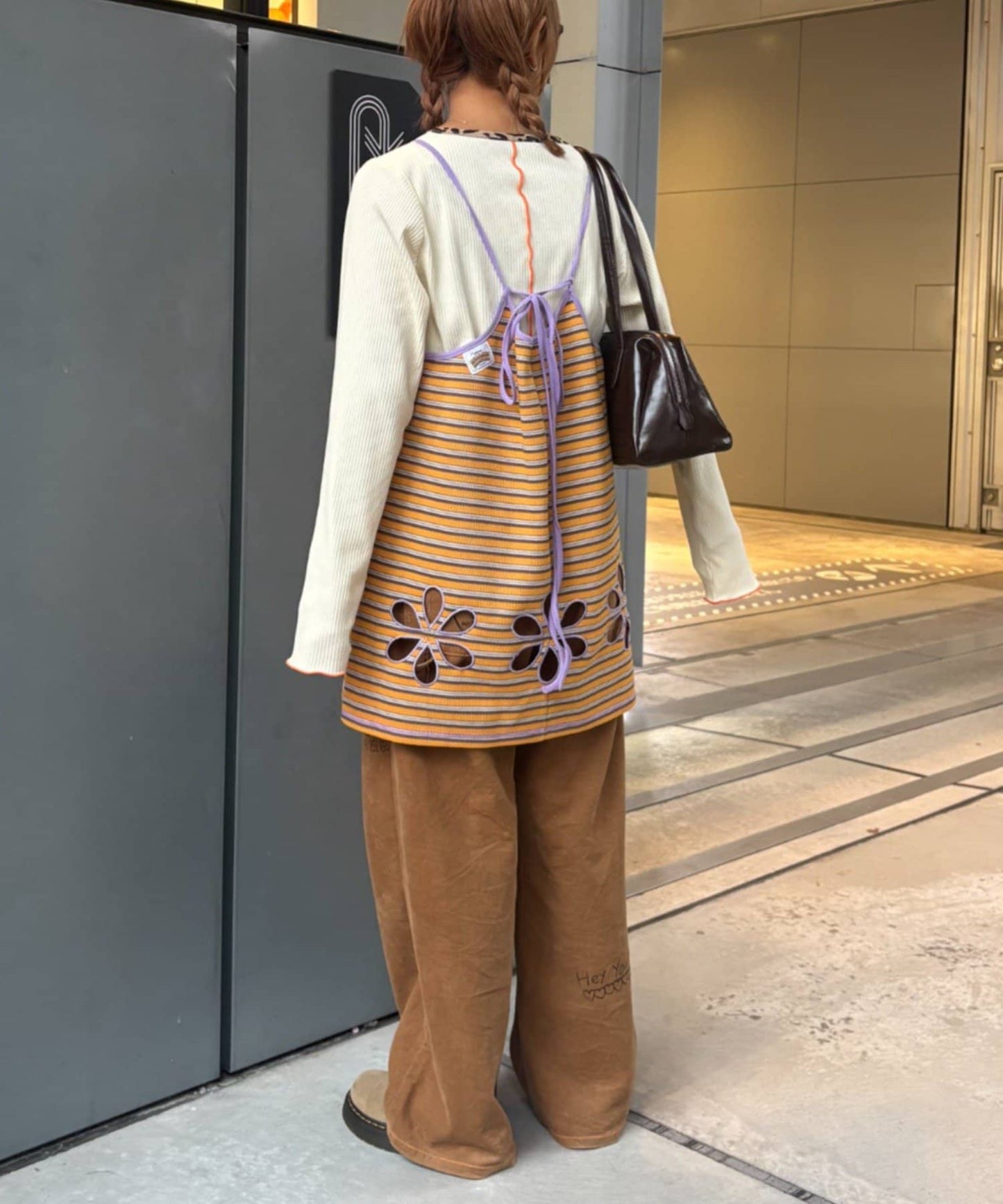 HELLO.SANFRANCISCO 鏤空花朵吊帶背心