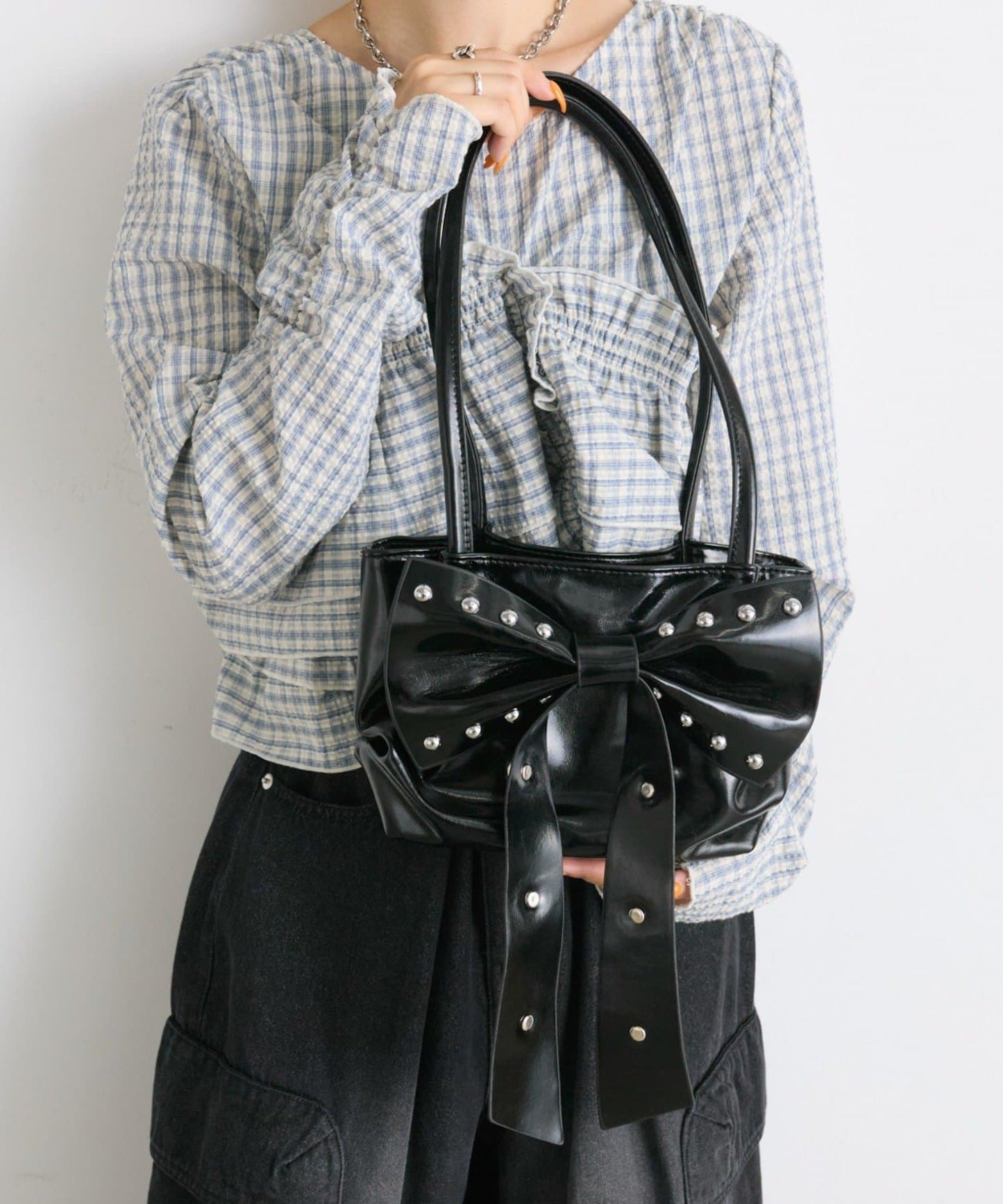 w closet Ribbon Shoulder Bag