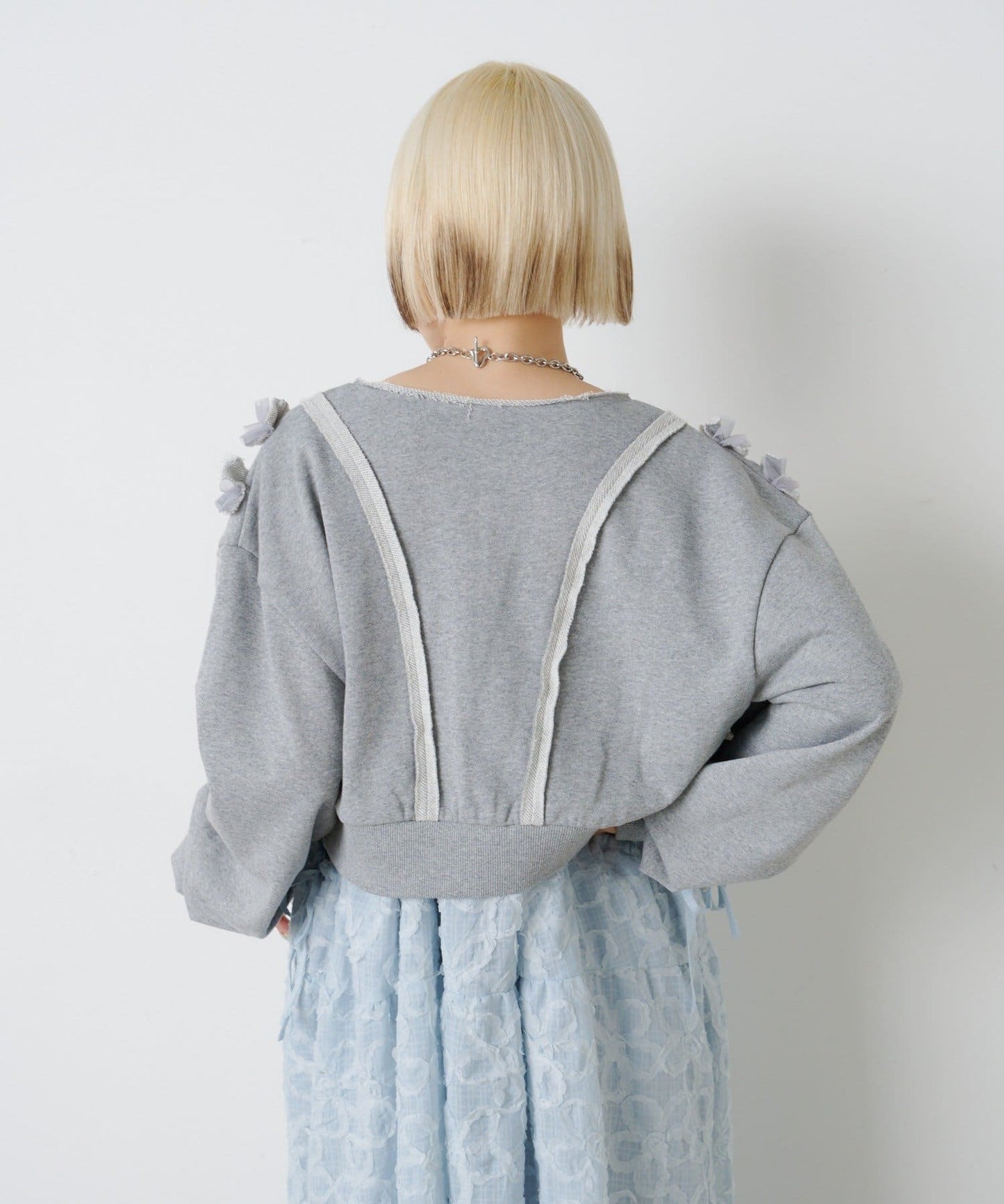 w closet Ruffled W-zip sweatshirt