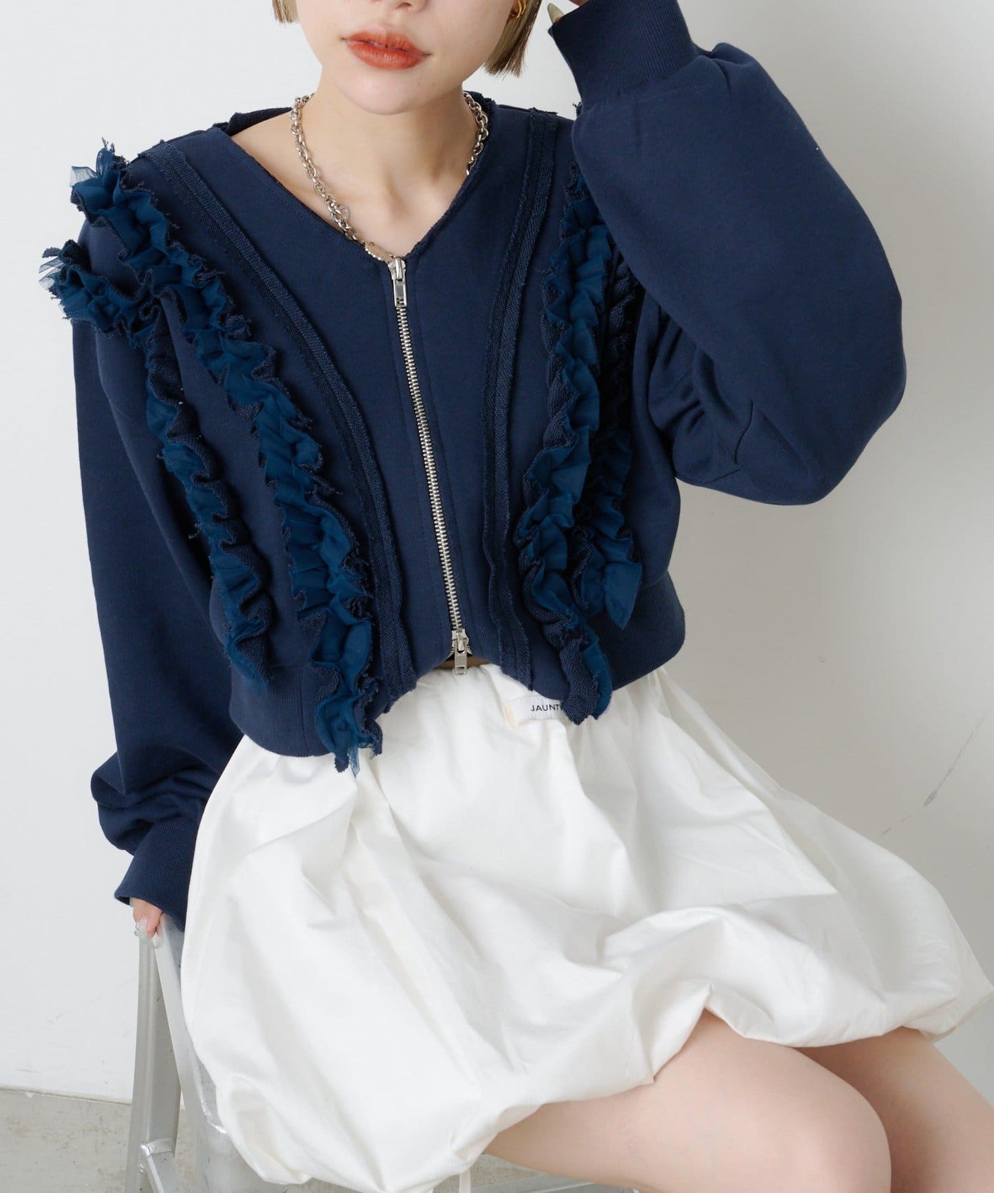 w closet Ruffled W-zip sweatshirt