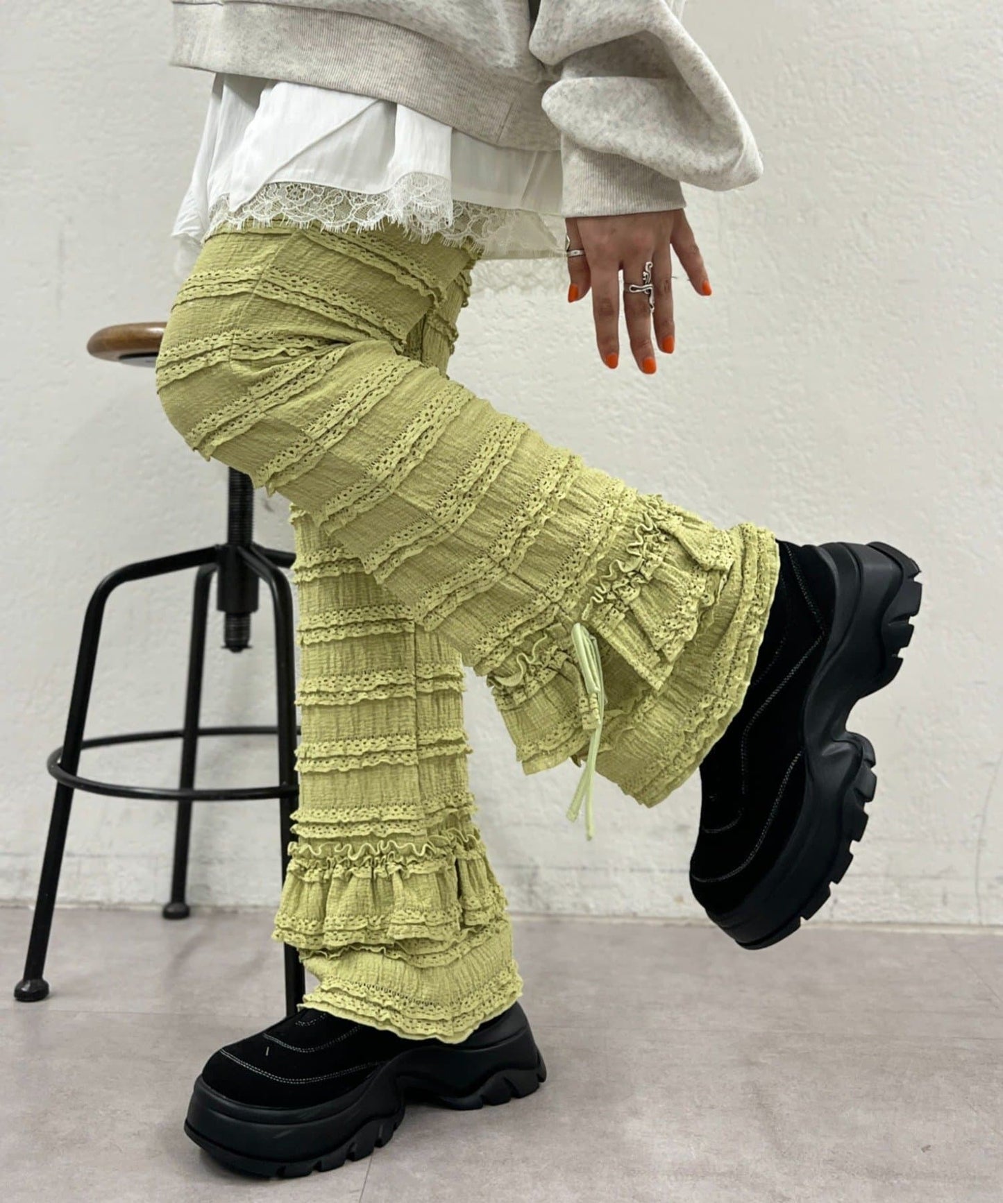 w closet 荷葉邊緞帶長褲