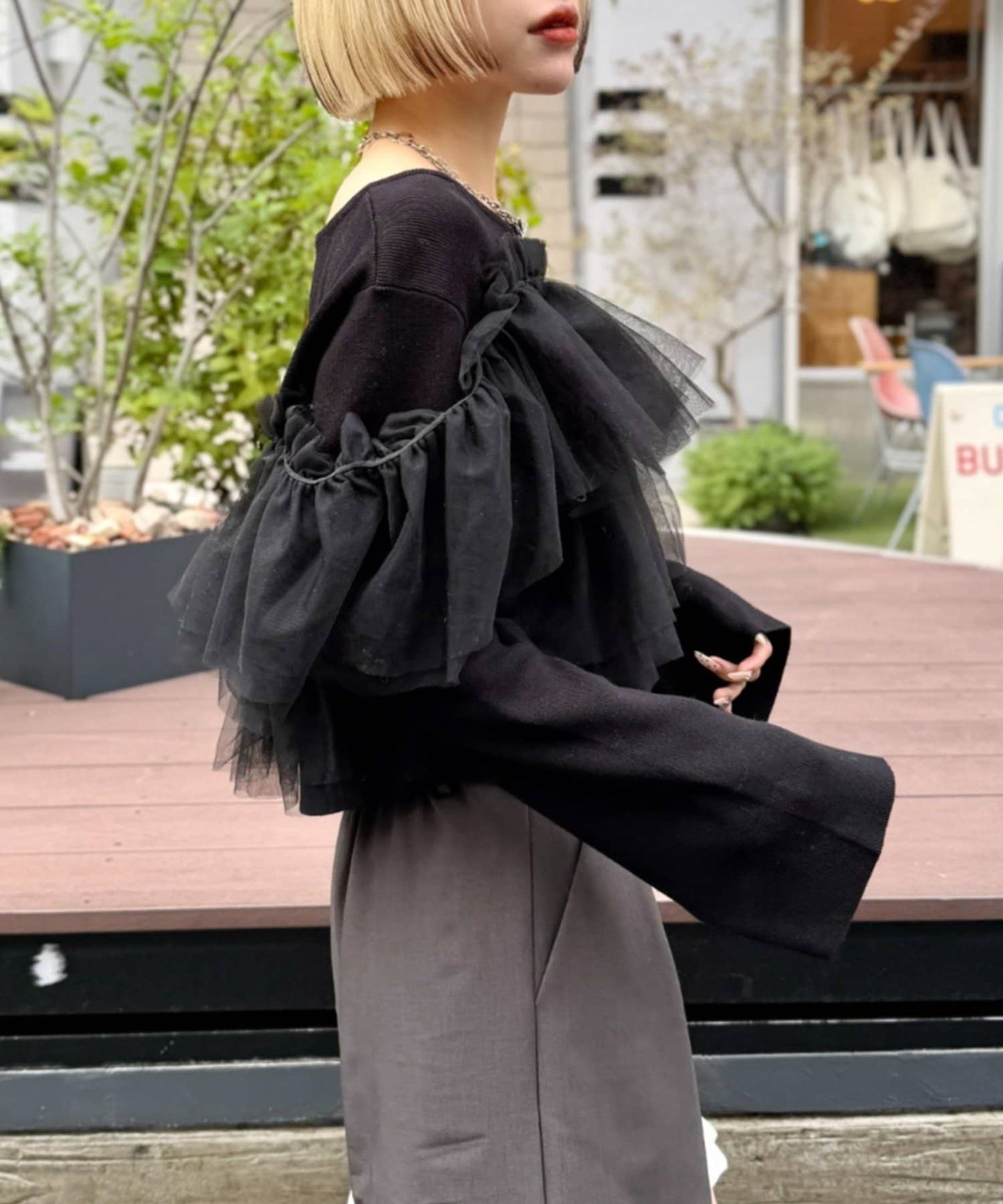 w closet 薄紗荷葉邊針織